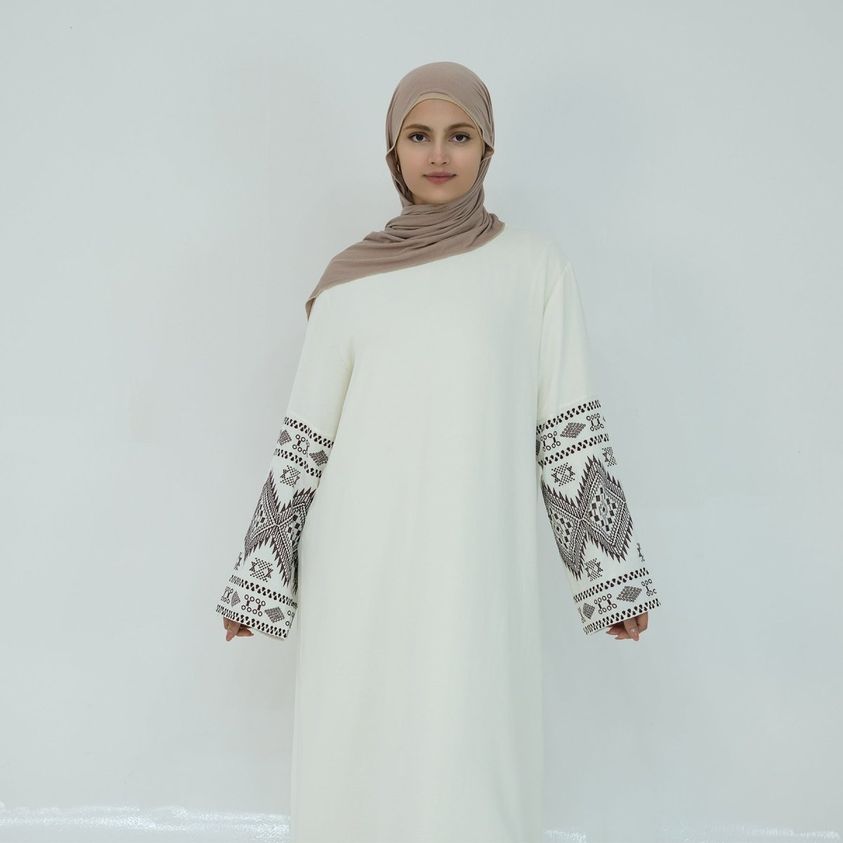 Abaya Décontractée Brodée Élégante (MA139)