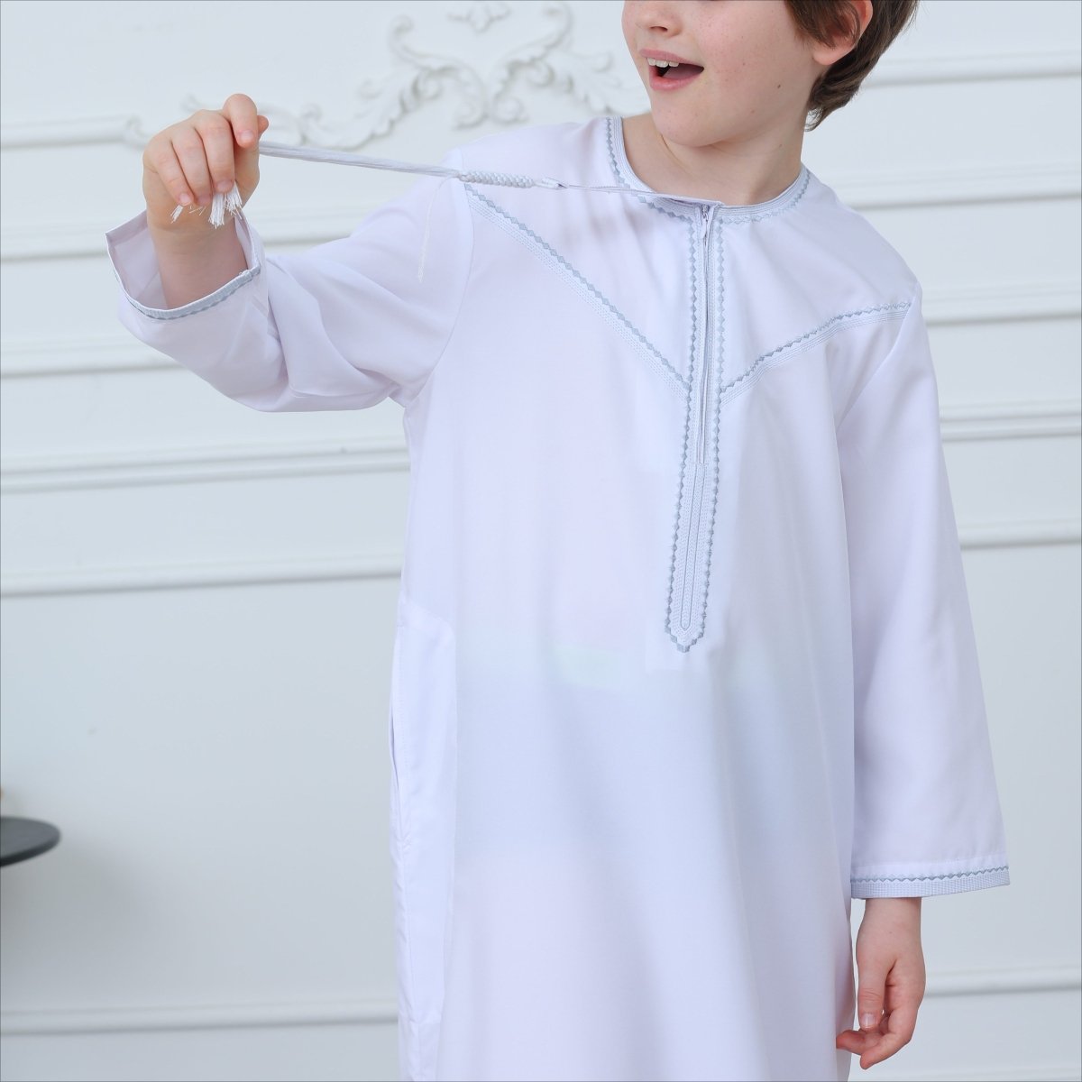 Qamis Kaftan Blanc à Surpiqûres Contrastées (MKB025)