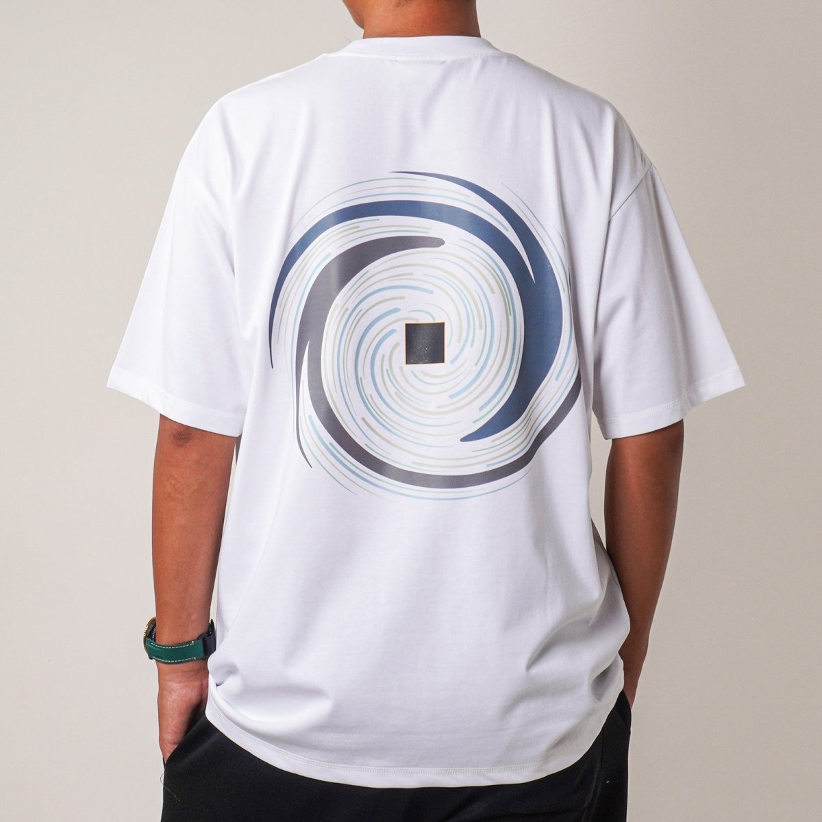 T-shirt à manches courtes au design artistique islamique (MS182)