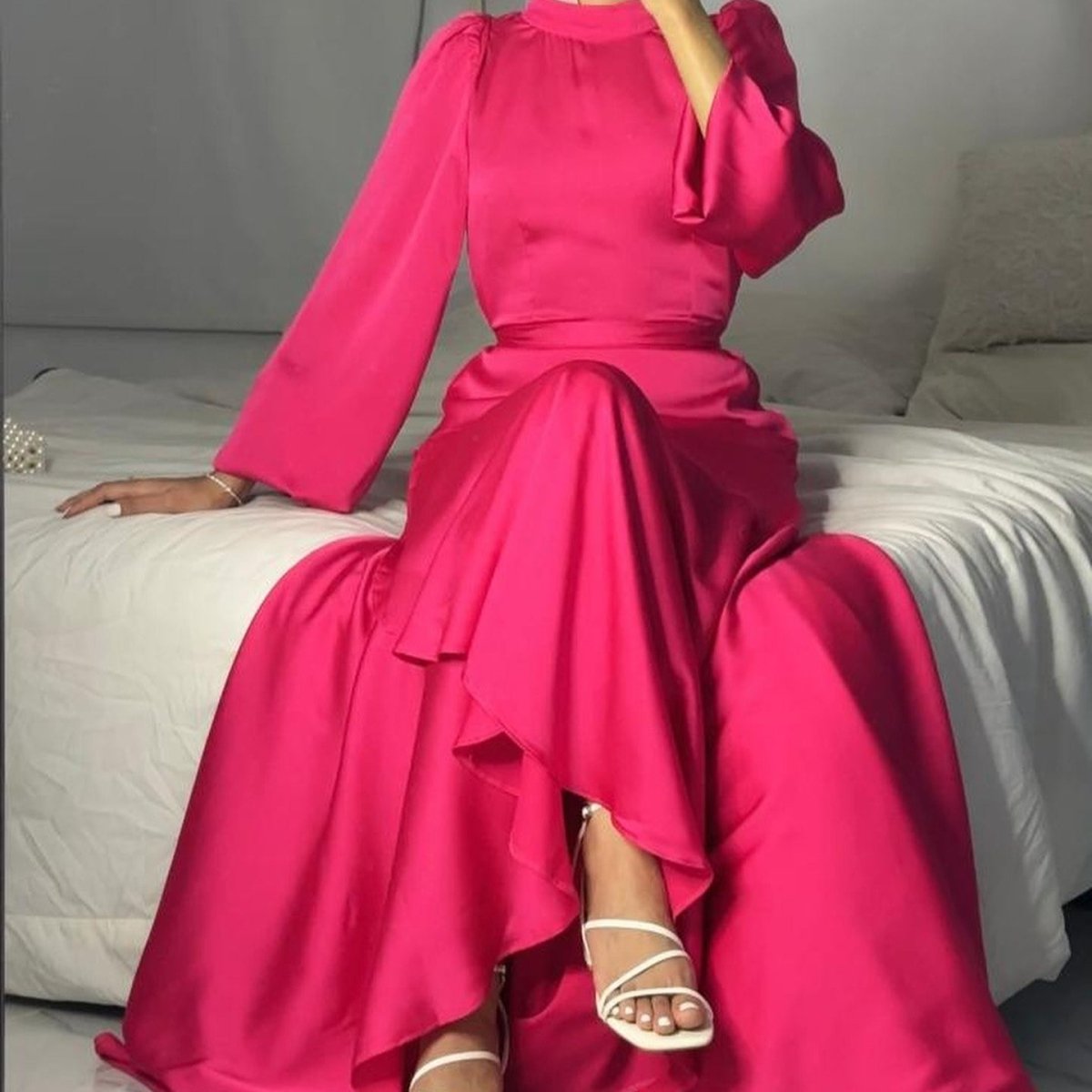 Robe Maxi en Satin Luxe à Ourlet Volanté | Abaya à Manches Élastiquées avec Ceinture (MS187)