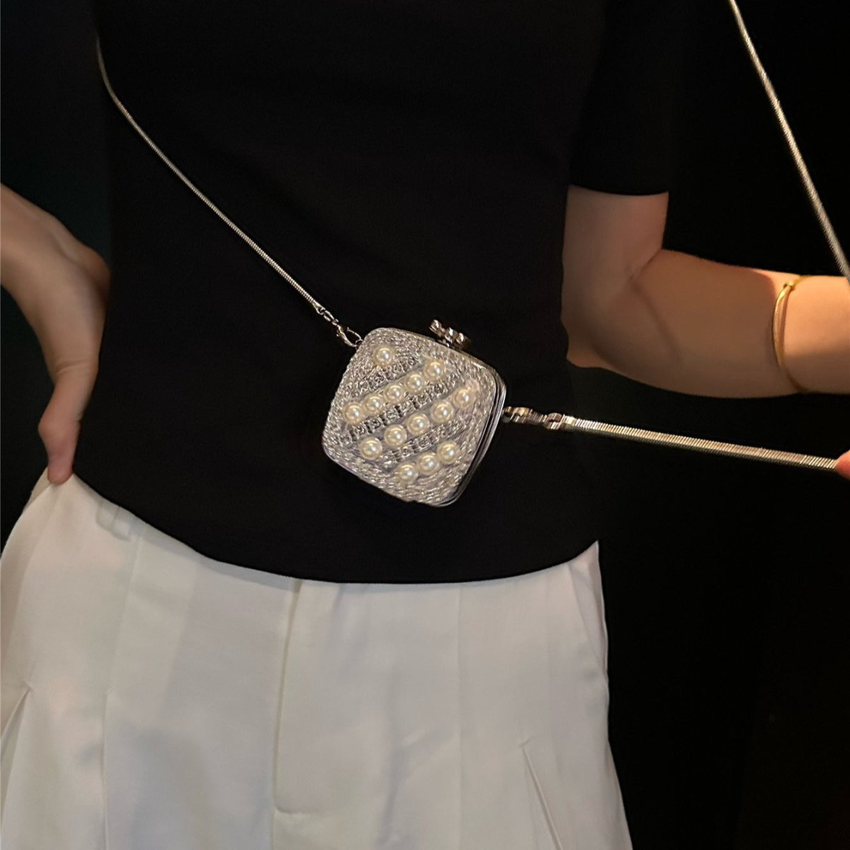 Mini pochette diamant format paume, sac de gala argenté glamour (MAC281)