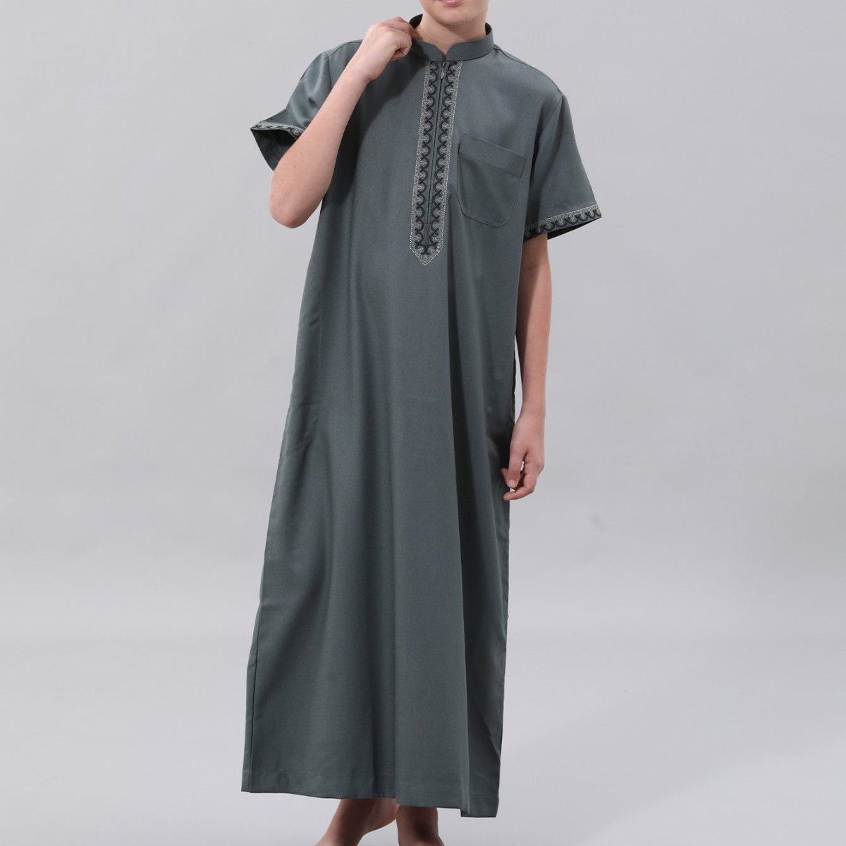 Djellaba brodée pour garçons musulmans avec poches (MKB013)
