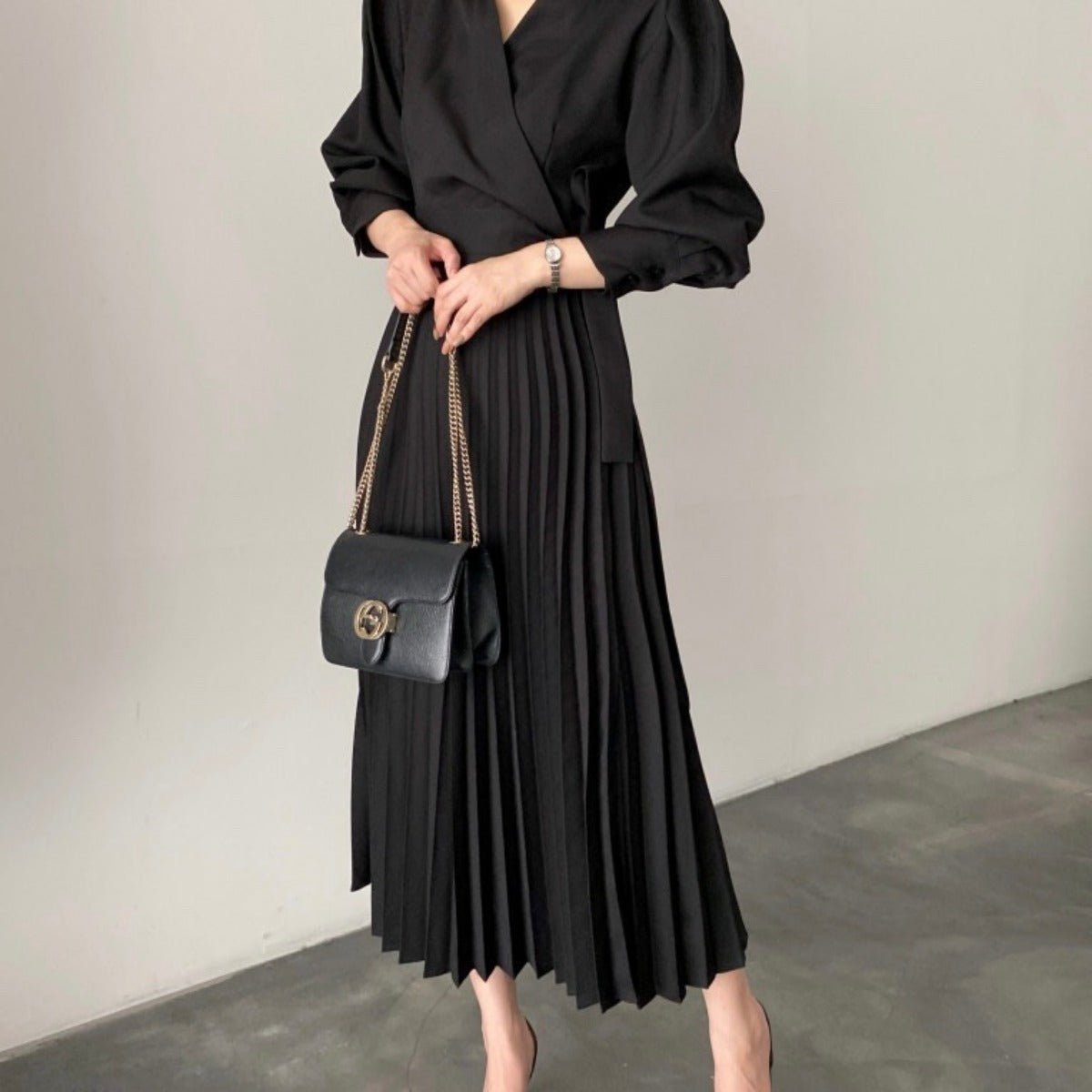 Robe cintrée à col cranté et nœud à la taille | Robe midi plissée à manches ballon ajustées (MA240)