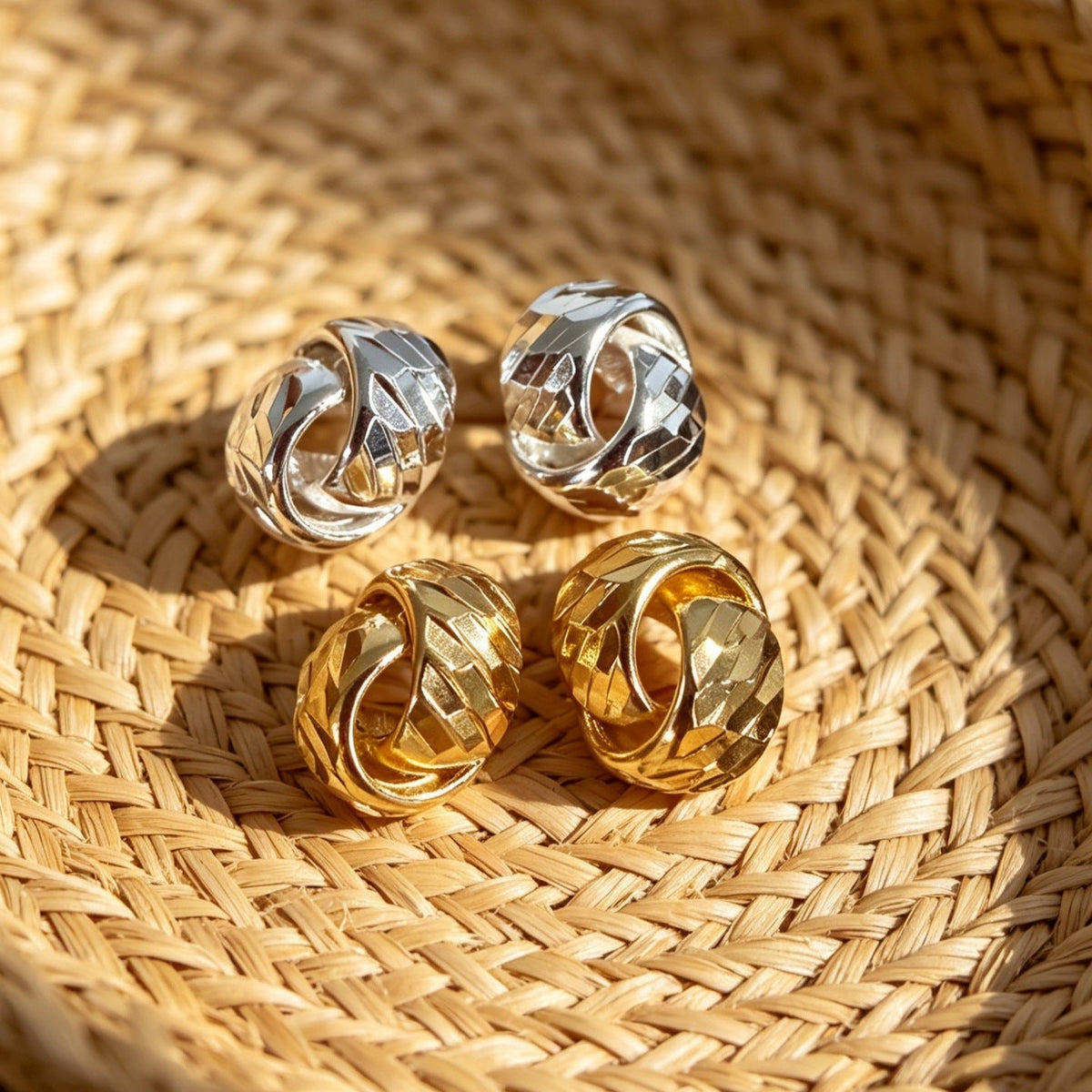 Boucles d'oreilles Textured Double Layer C-Hoop (MAC461)