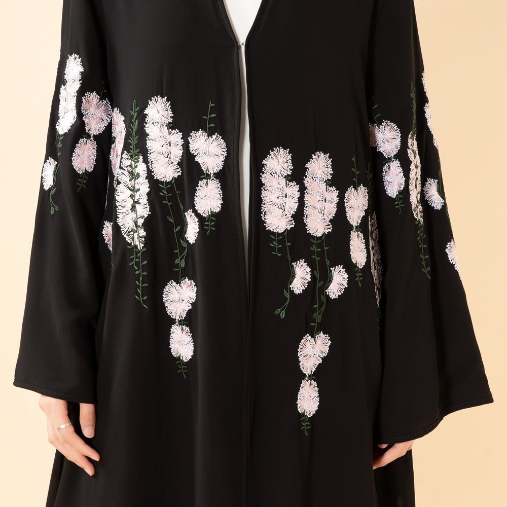 Abaya ouverte en mousseline double épaisseur, brodée de motifs floraux de luxe (MOA308)