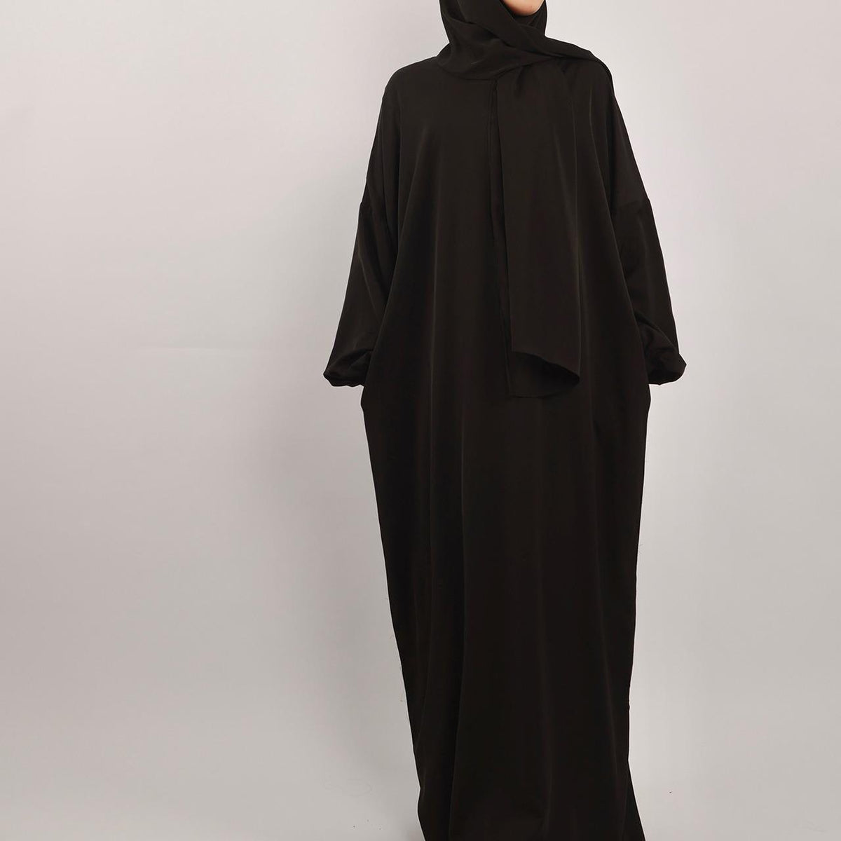 Abaya Sweat à Capuche avec Hijab Attaché (MA001)