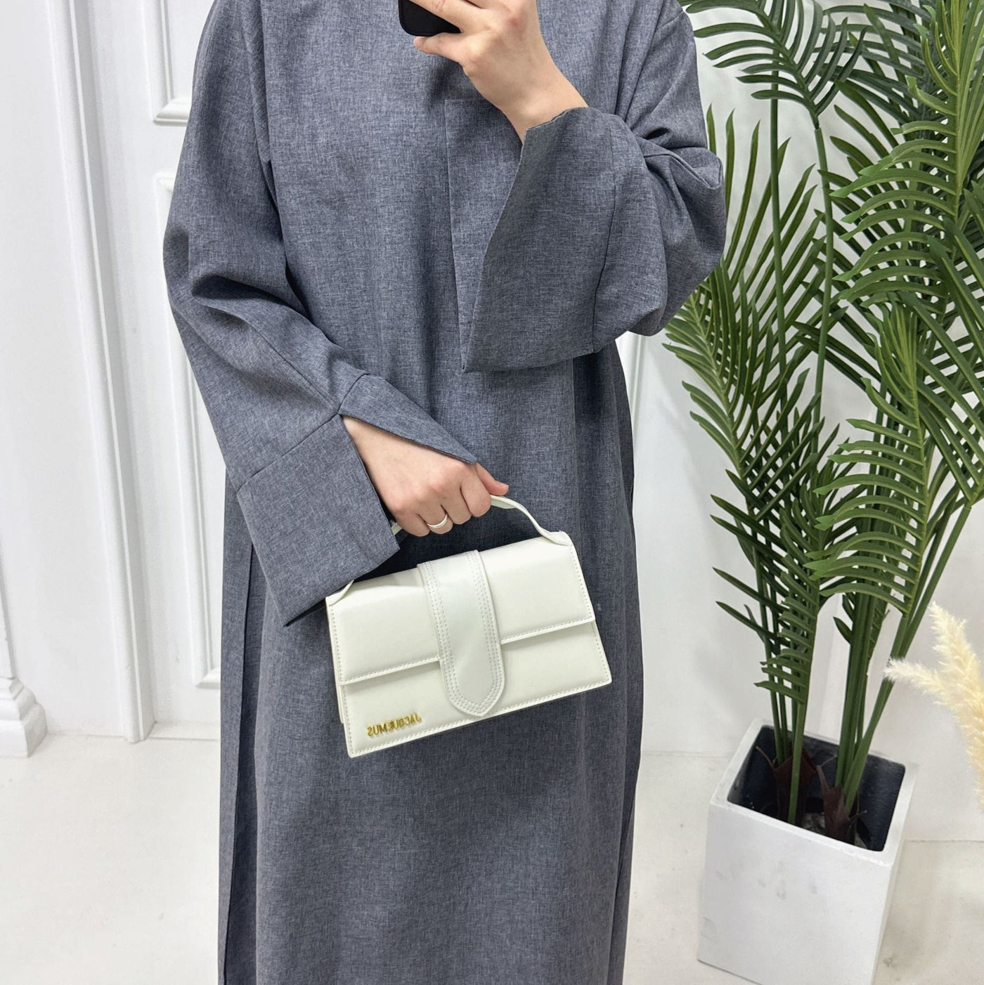 Abaya ample et élégante avec poches (MA104)