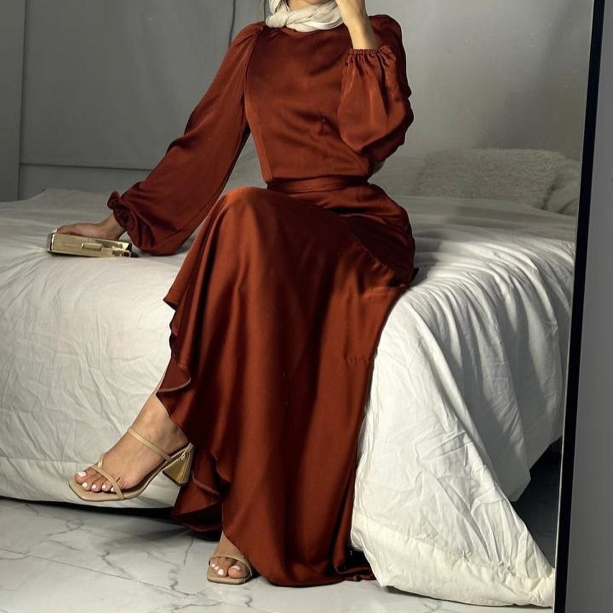 Robe Maxi en Satin Luxe à Ourlet Volanté | Abaya à Manches Élastiquées avec Ceinture (MS187)