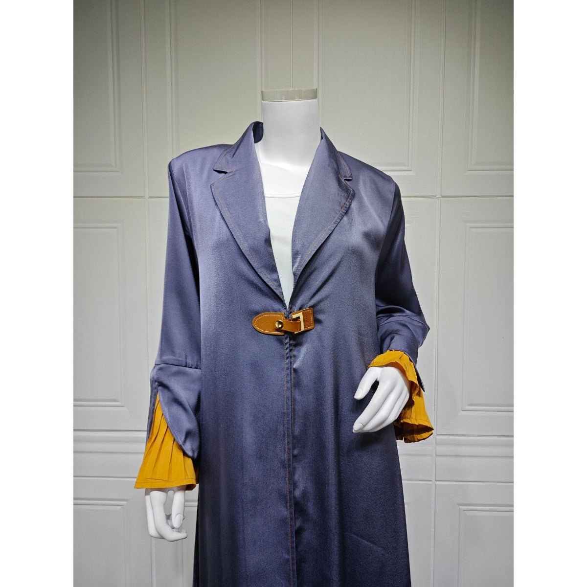 Robe Peignoir en Suède de Luxe | Bleu Marine Maxi avec Détails Dorés & Manches Cloche (MOA200)