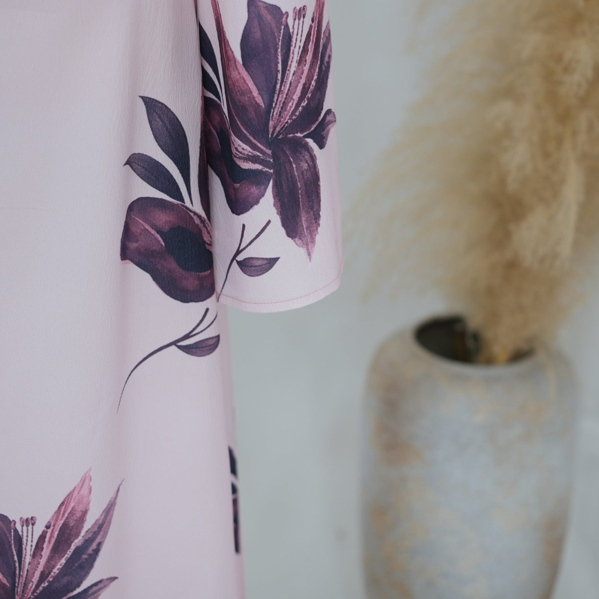 Robe Maxi à Imprimé Floral avec Manches Cape (MS440)