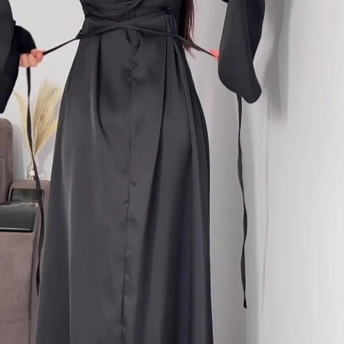 Abaya cintrée à la taille, abaya unie à bretelles (UKMA106)