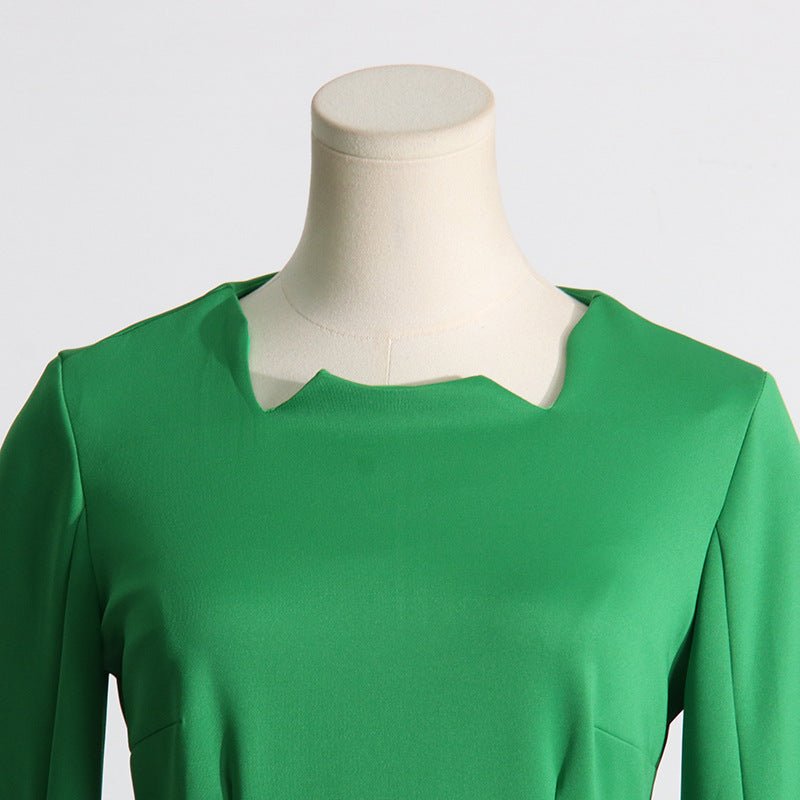 Robe de Soirée à Manches Cape | Robe Longue Ajustée à Encolure Festonnée avec Fente Dos (MS217)