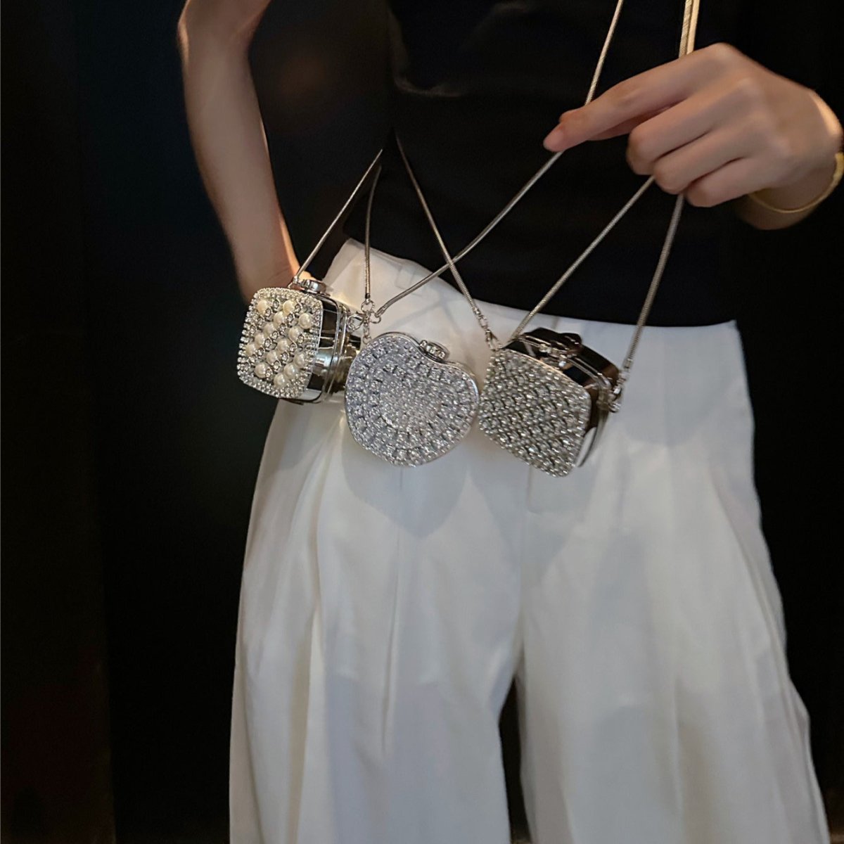 Mini pochette diamant format paume, sac de gala argenté glamour (MAC281)