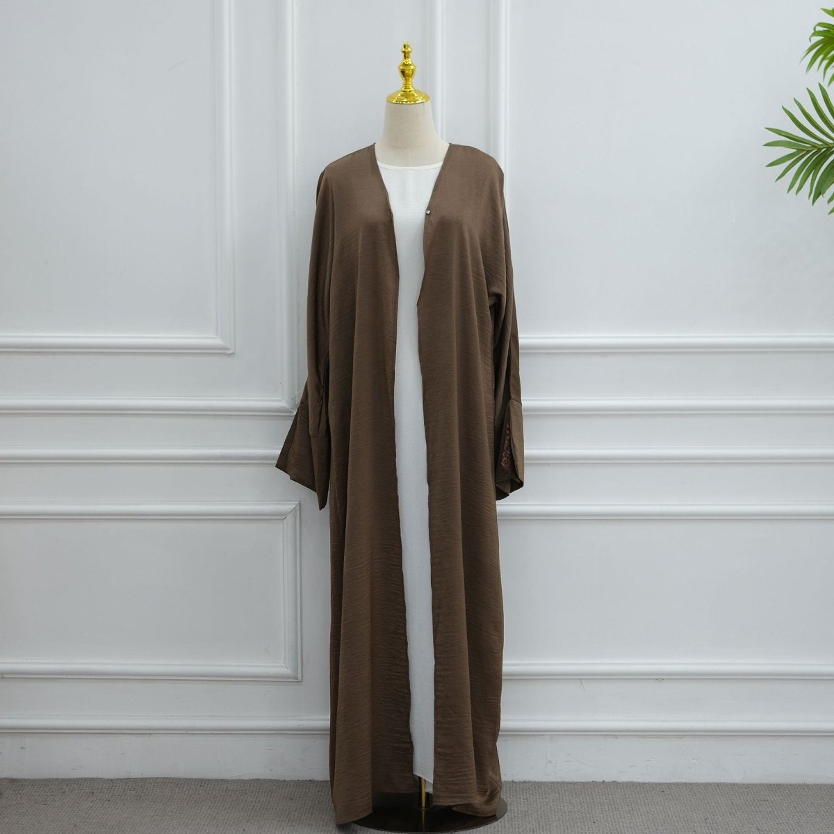 Abaya Ouverte Froissée avec Poignet en Dentelle (MOA328)