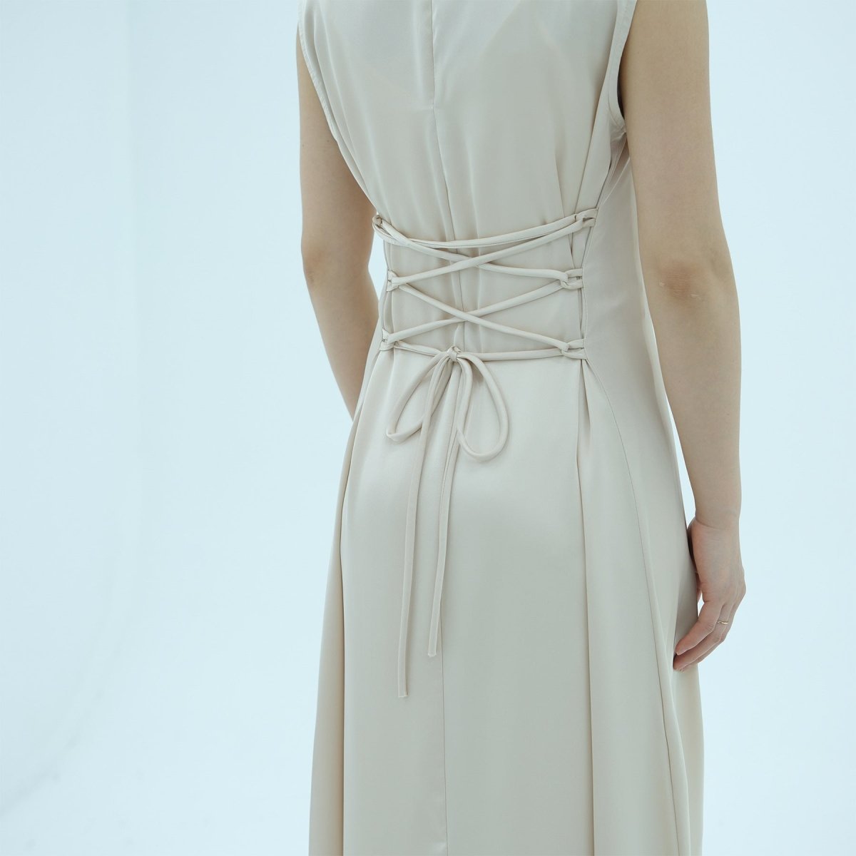 Robe longue sans manches avec dos corset à lacets (MS472)