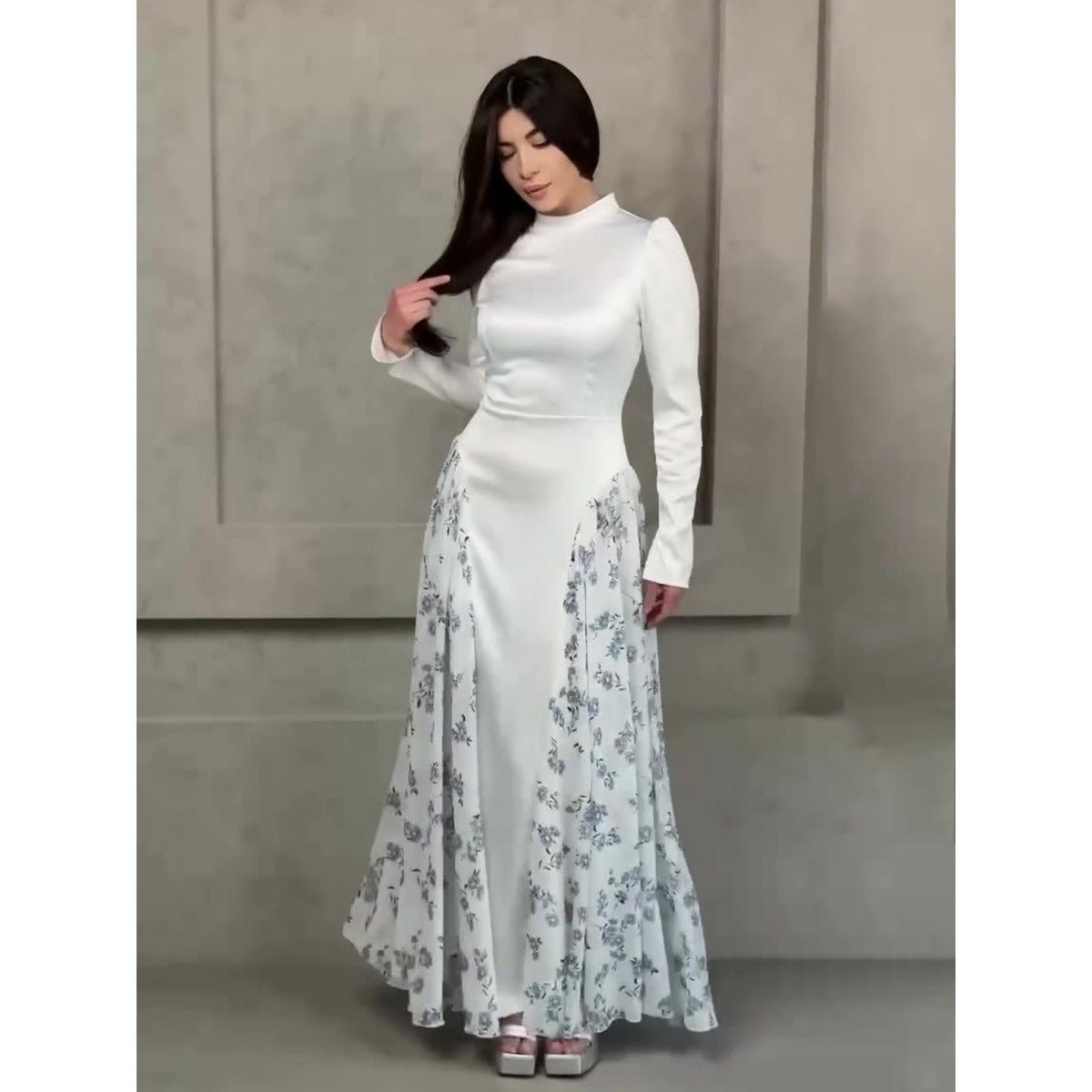 Robe Maxi Noire Tempérament Printanier et Robe Élégante à Col Montant Manches Longues avec Détail Floral (MA220)