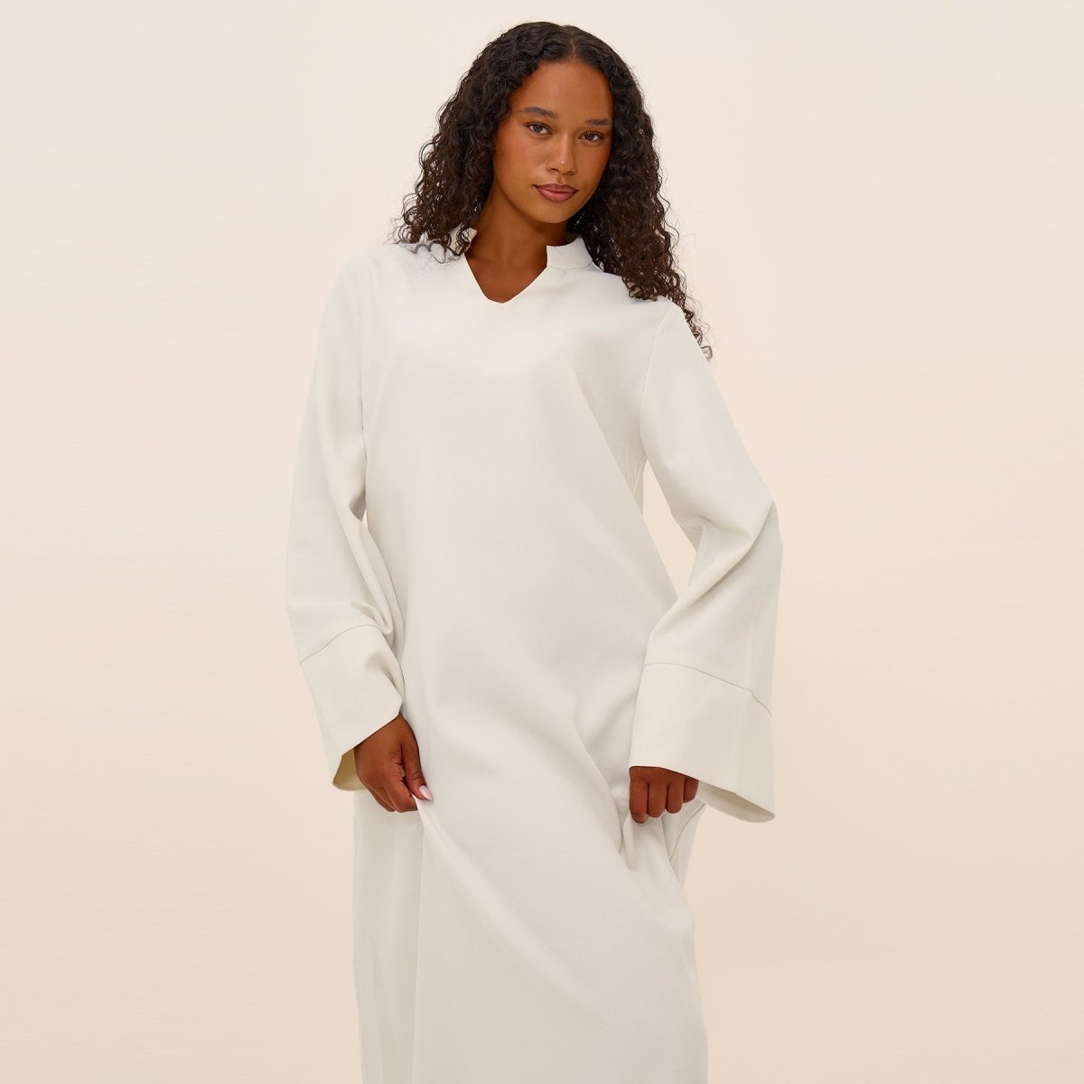 Abaya oversize à col en V avec poches | Robe longue unie à manches larges (MA331)