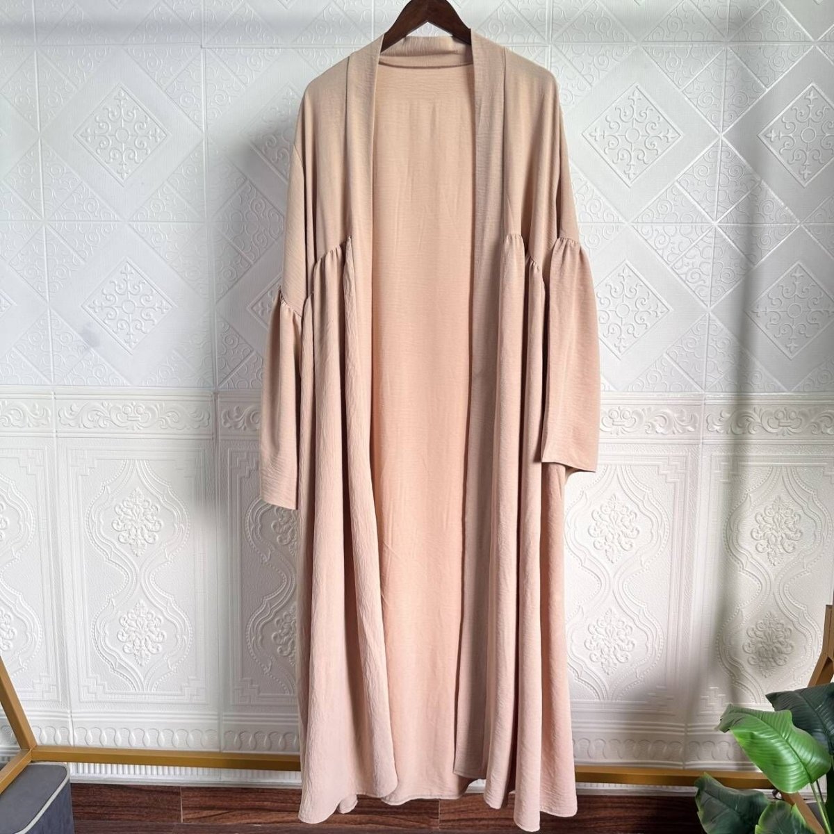 Abaya Ouverte à Manches Cloche et Volants (MOA298)