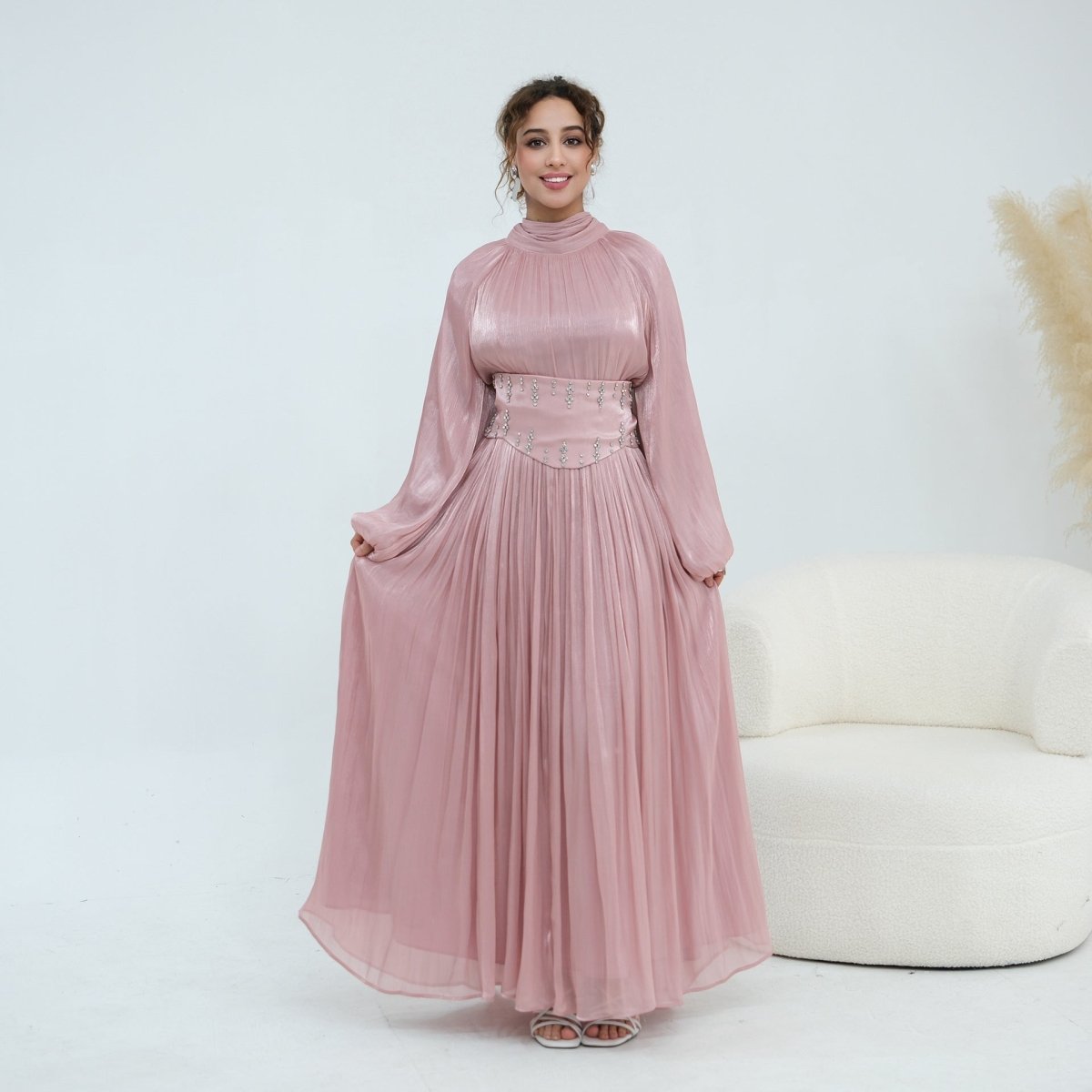 Robe maxi à manches bouffantes et large ceinture ornée de cristaux (MS477)
