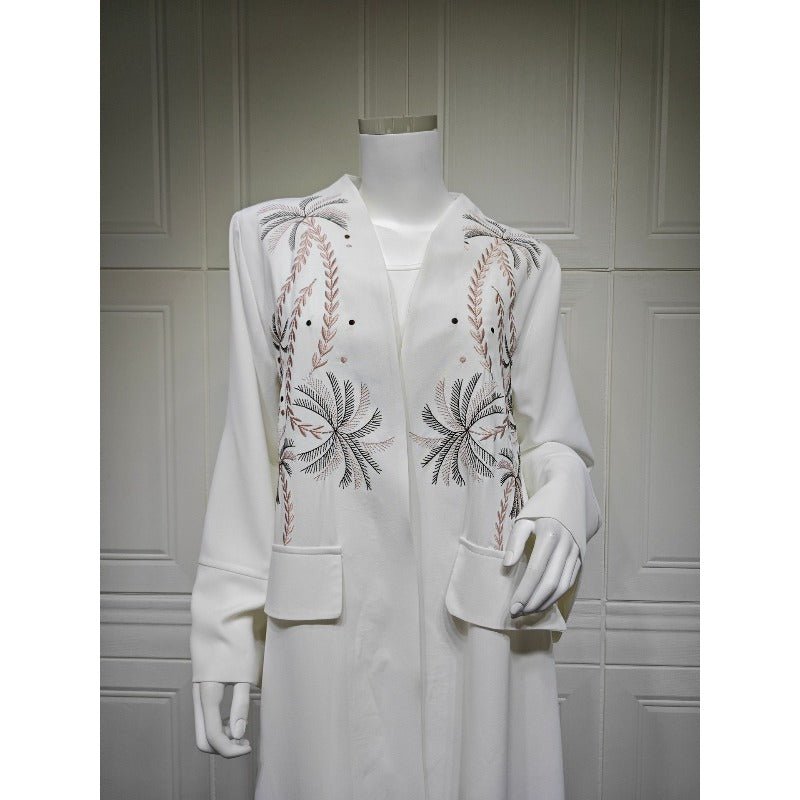 Abaya en tissu soie glacée froissée brodée à col en V (MOA234)