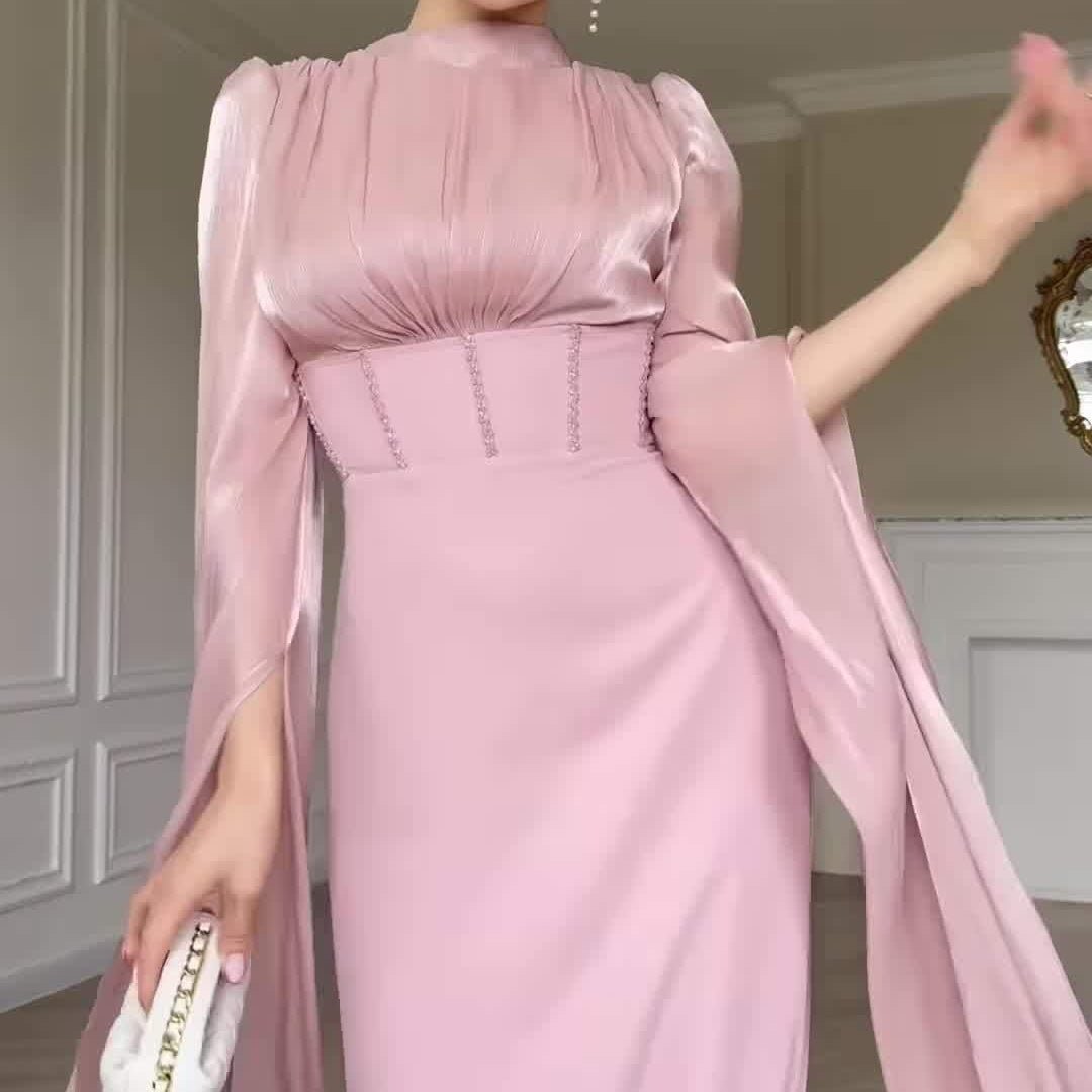Robe en satin avec dos corset et manches cape (MS344)