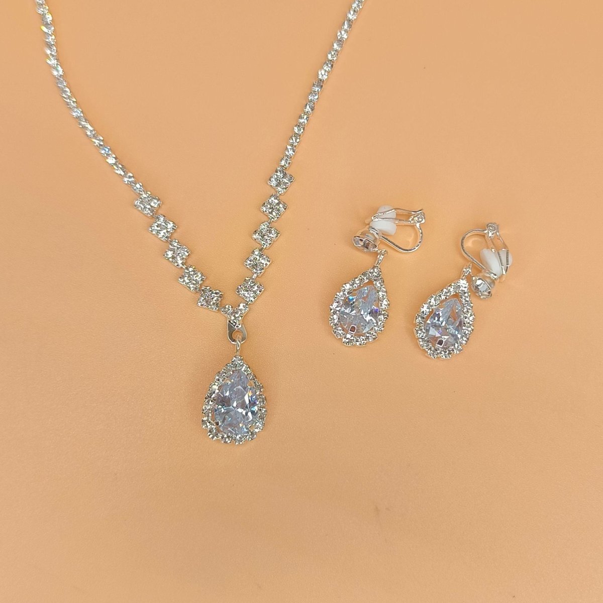 Collier et boucles d'oreilles pendantes MAC181 en zircons diamantés étincelants