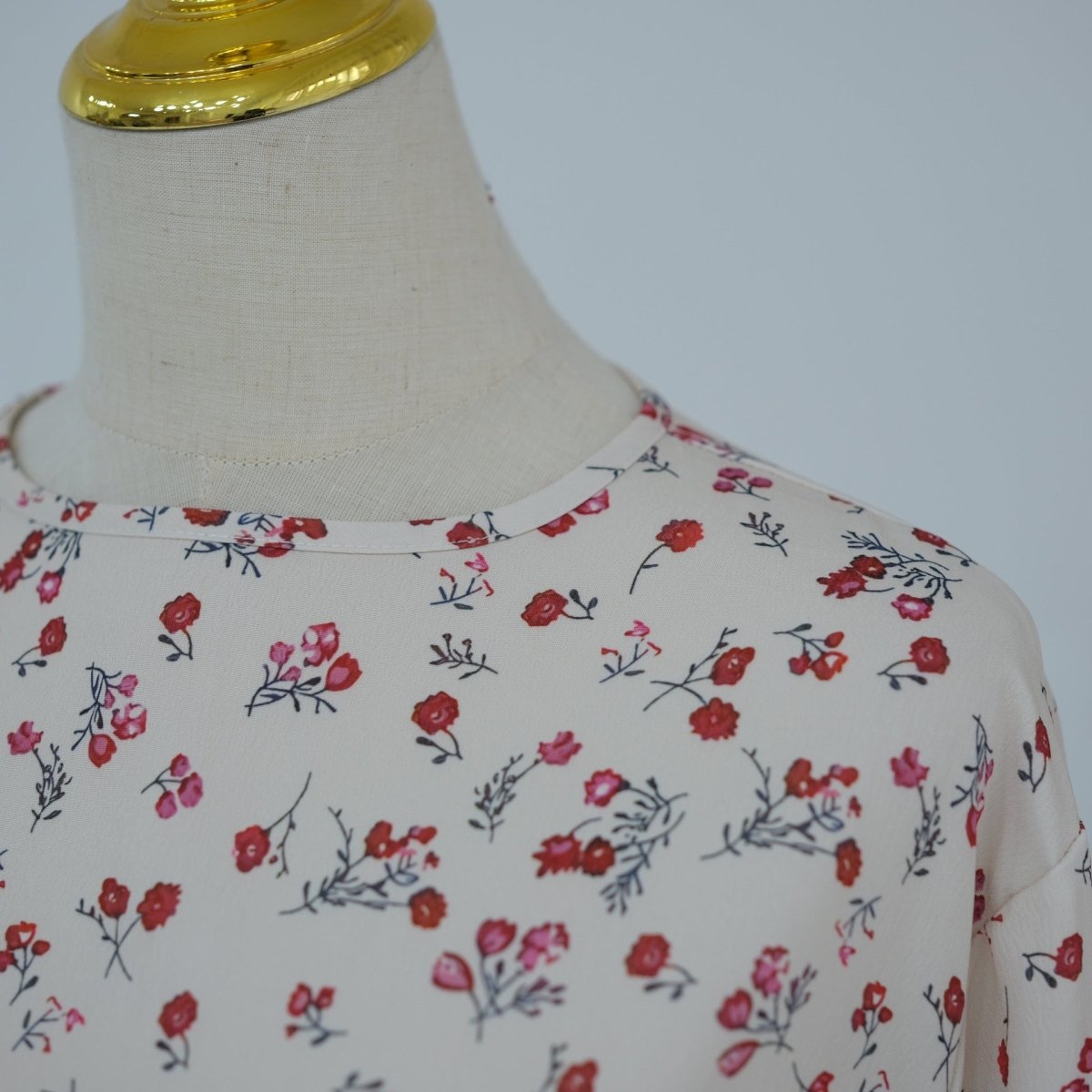 Robe Maxi à Manches Évasées et Motif Floral (MS490)