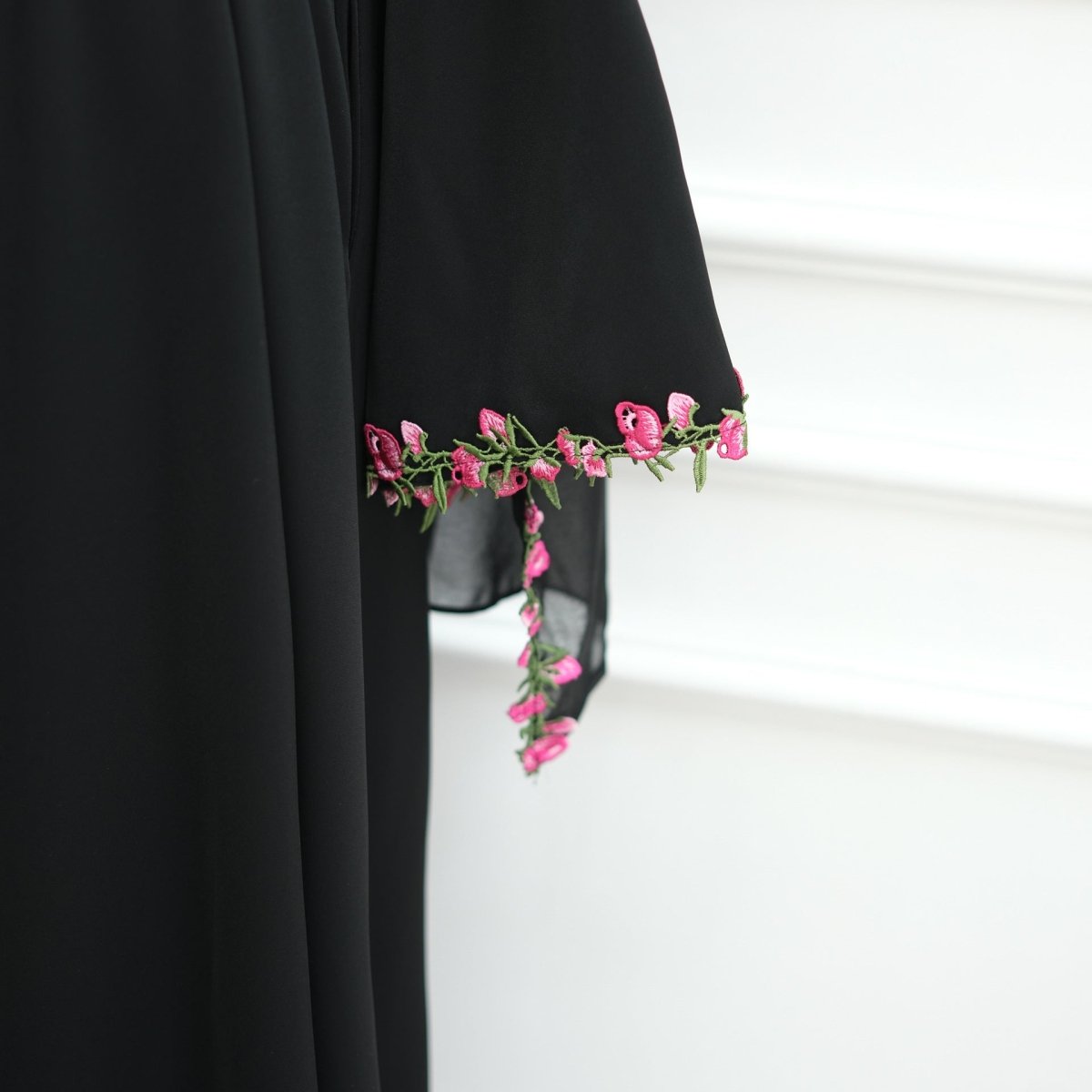 Robe Maxi à Bourgeon de Rose Brodé et Bordure Diagonale(MA455)
