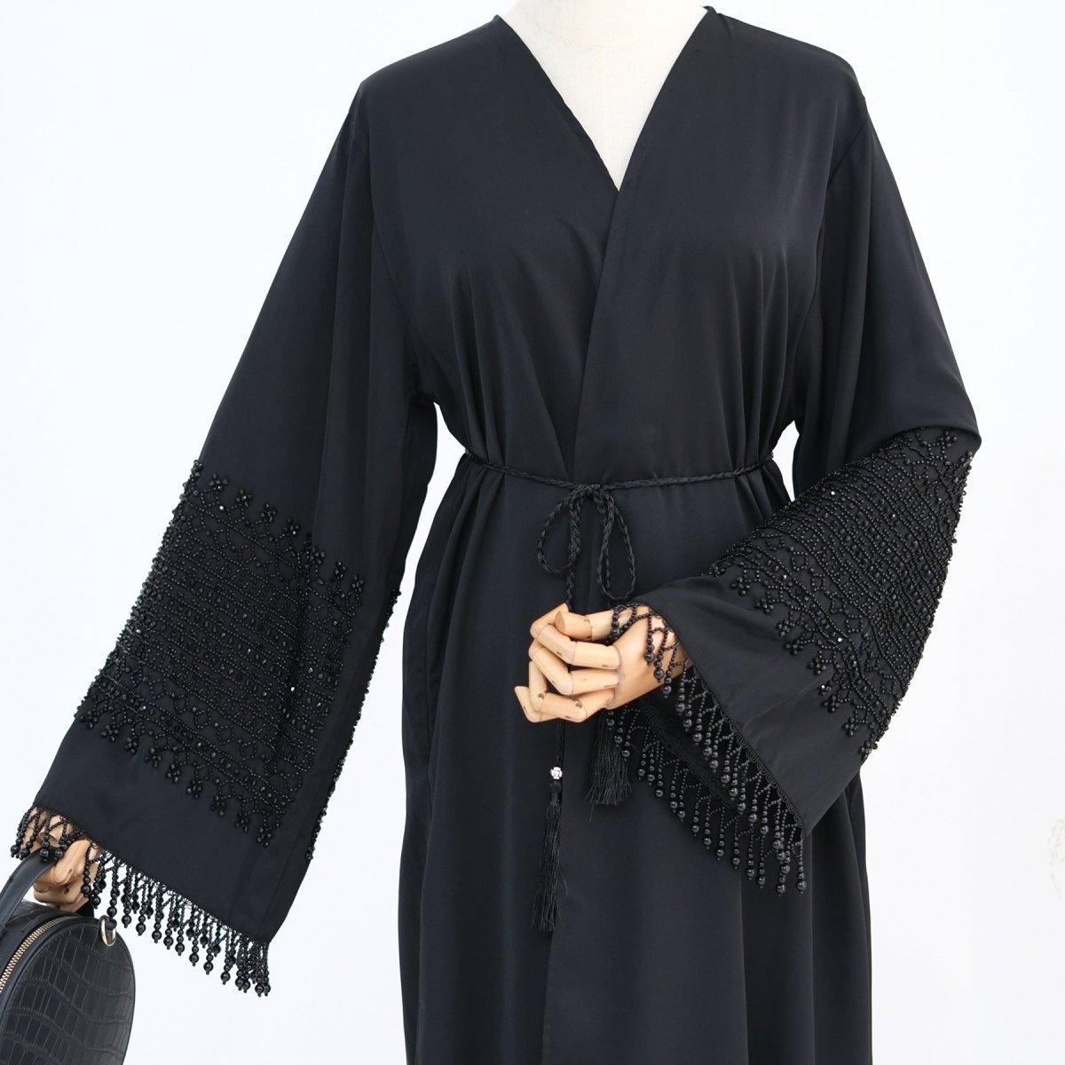Abaya ouverte à manches évasées avec broderie perlée (MOA334)