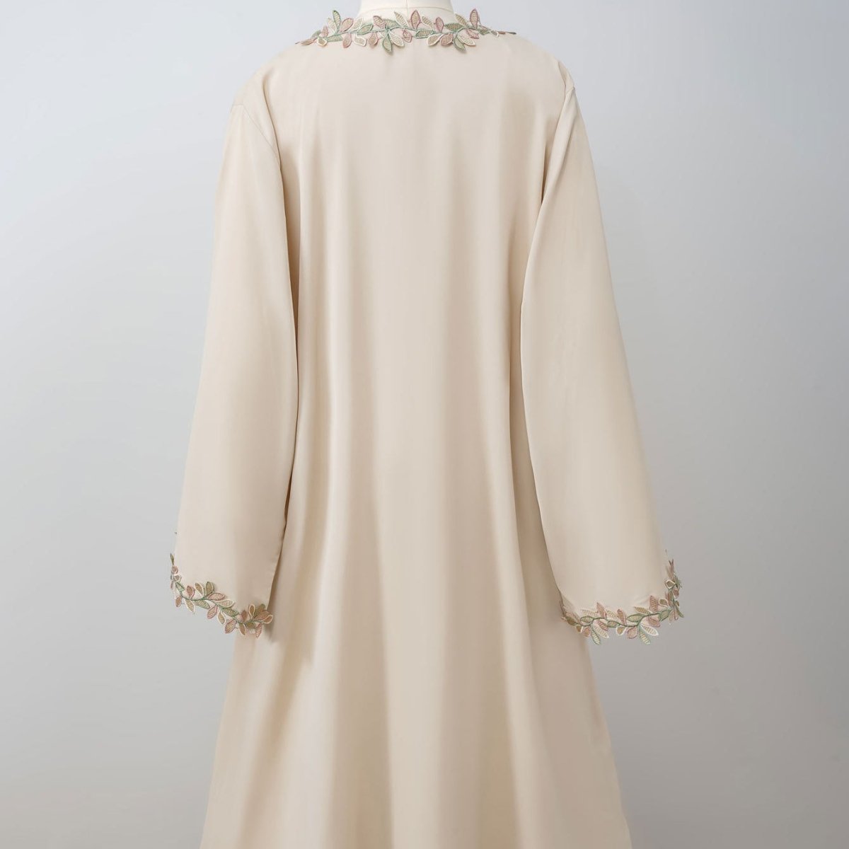 Abaya Leaf Lace Trim | Robe Maxi Ouverte Brodée et Élégante (MOA255)