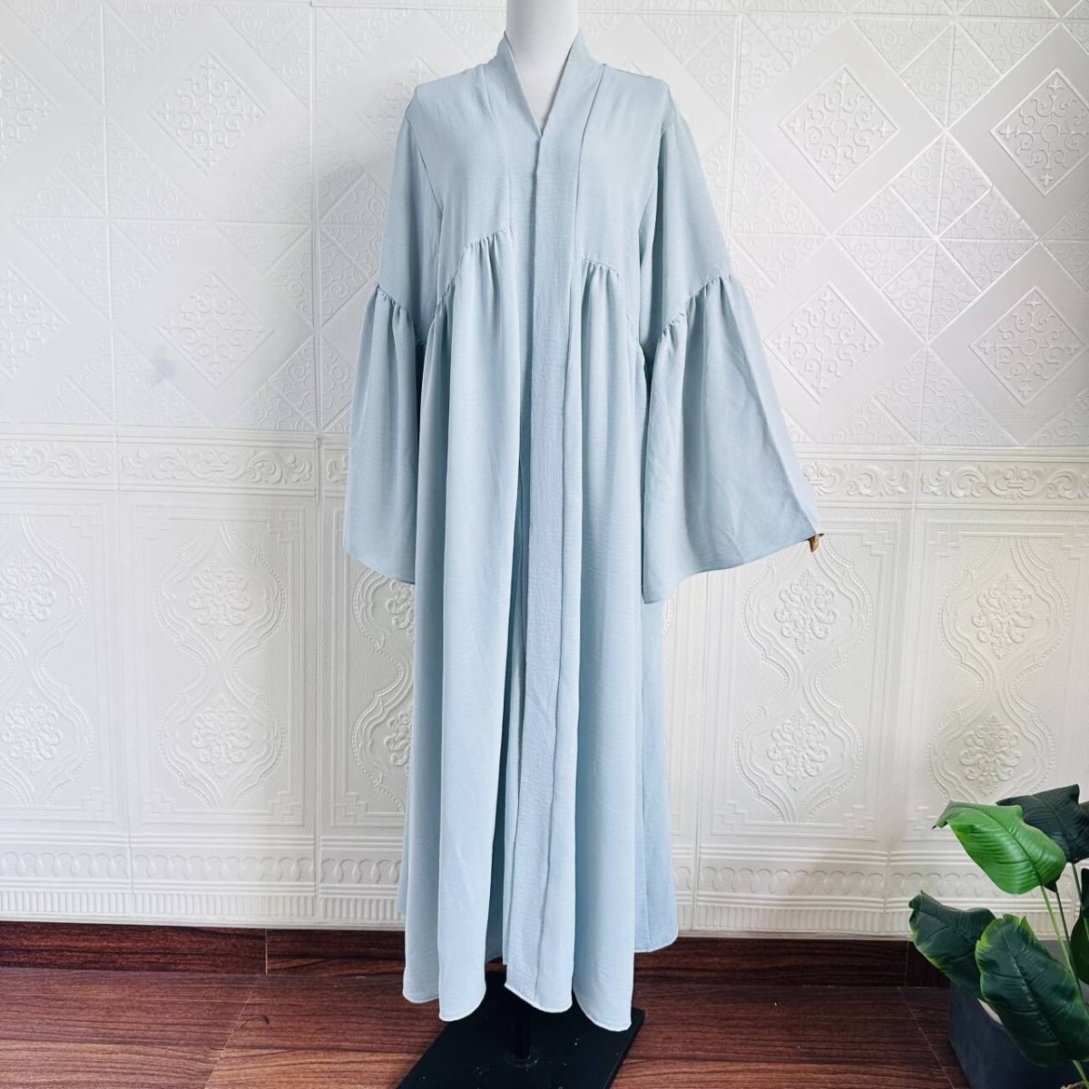 Abaya Ouverte à Manches Cloche et Volants (MOA298)