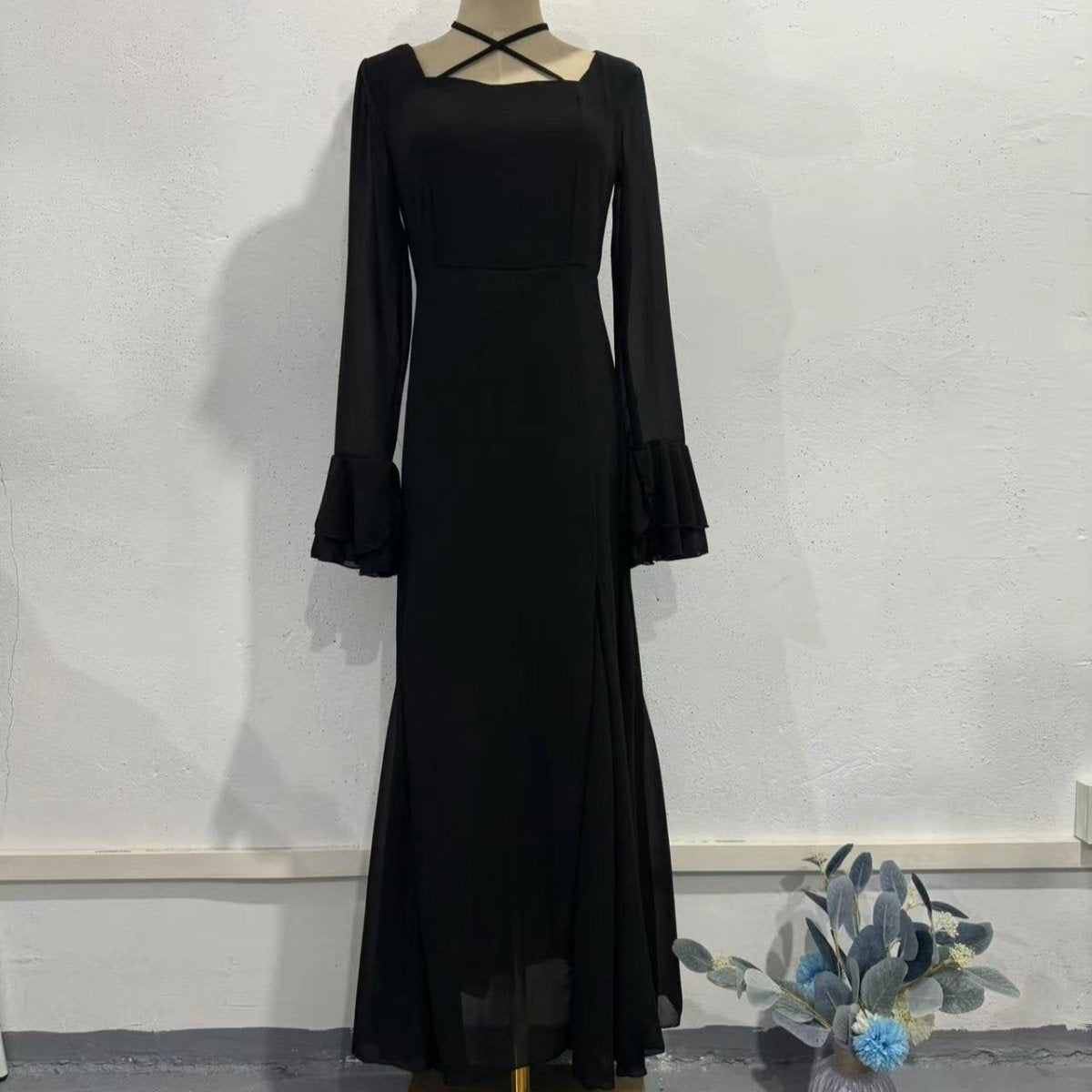 Robe à manches volantées et encolure croisée (MS335)