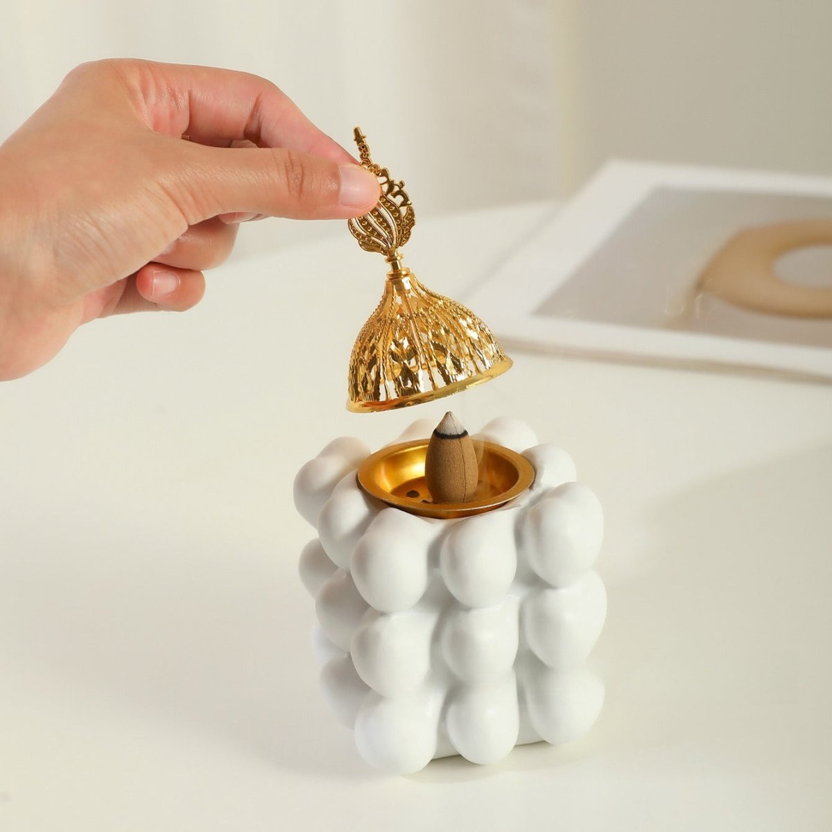 Brûleur d'encens cube décoratif en résine en forme de cœur (MAC401)