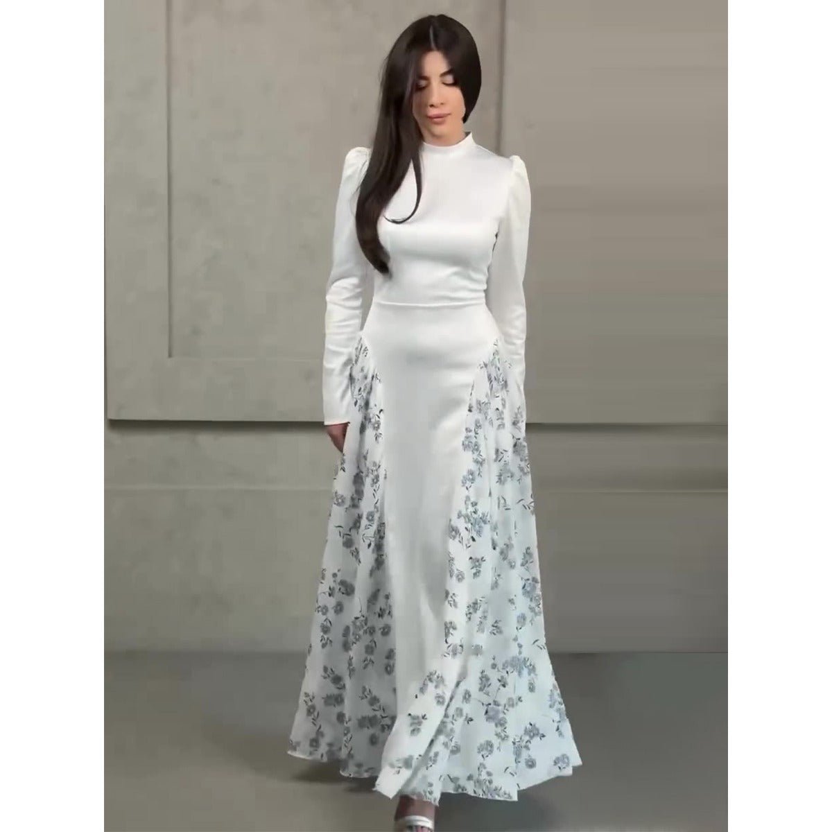 Robe Maxi Noire Tempérament Printanier et Robe Élégante à Col Montant Manches Longues avec Détail Floral (MA220)