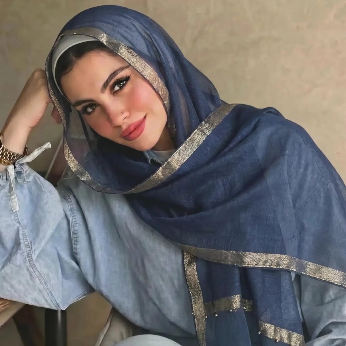 Foulard Hijab en Mousseline avec Bordure Dorée et Perles(MH236)