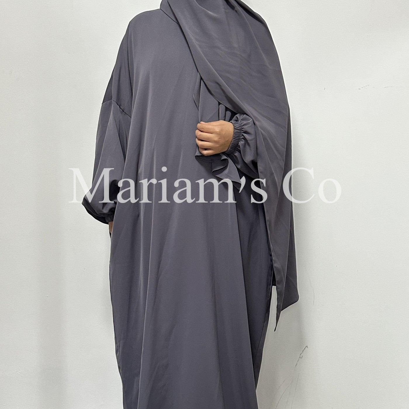 Abaya Sweat à Capuche avec Hijab Attaché (MA001)