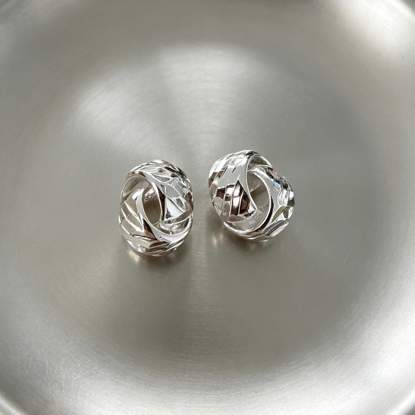 Boucles d'oreilles Textured Double Layer C-Hoop (MAC461)