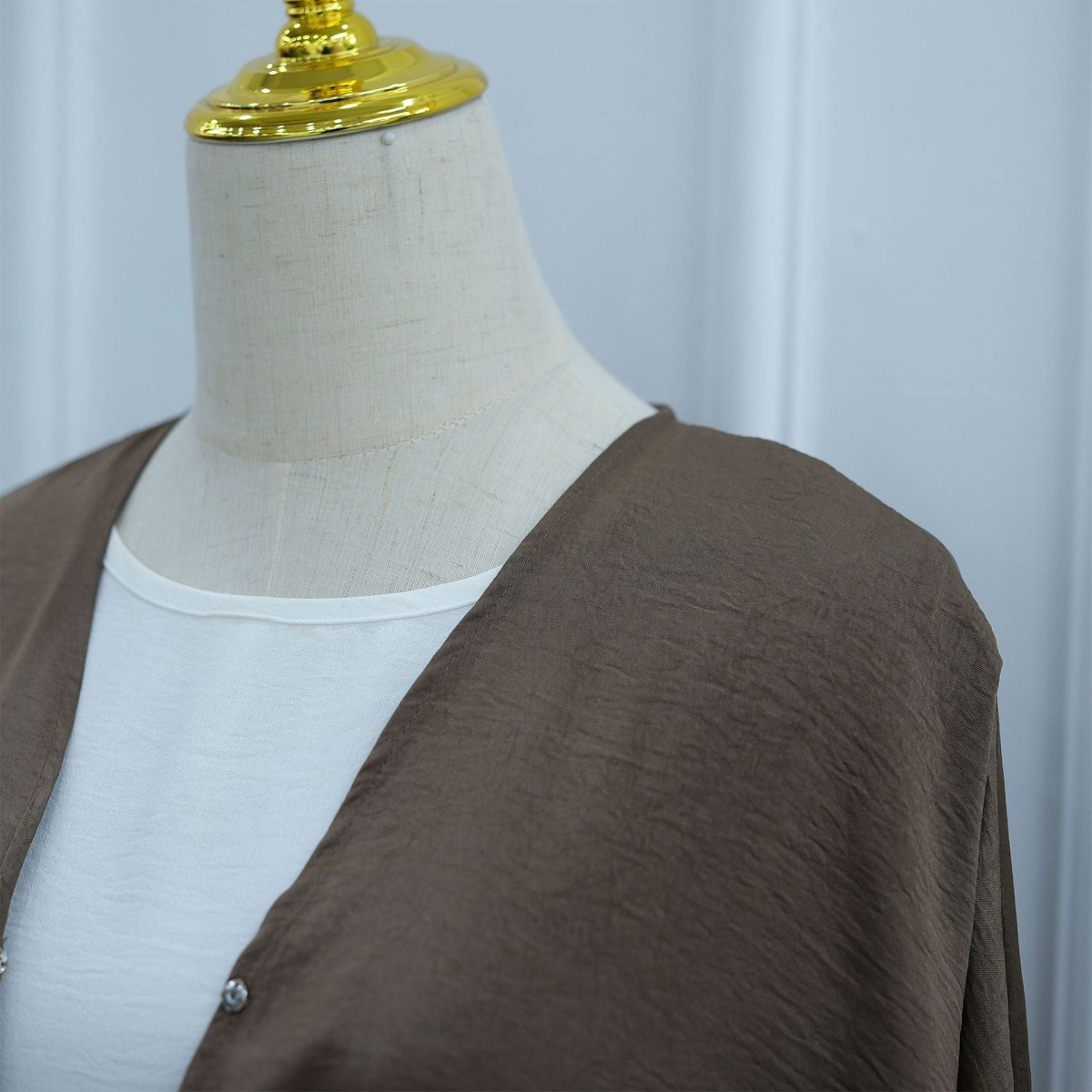 Abaya Ouverte Froissée avec Poignet en Dentelle (MOA328)