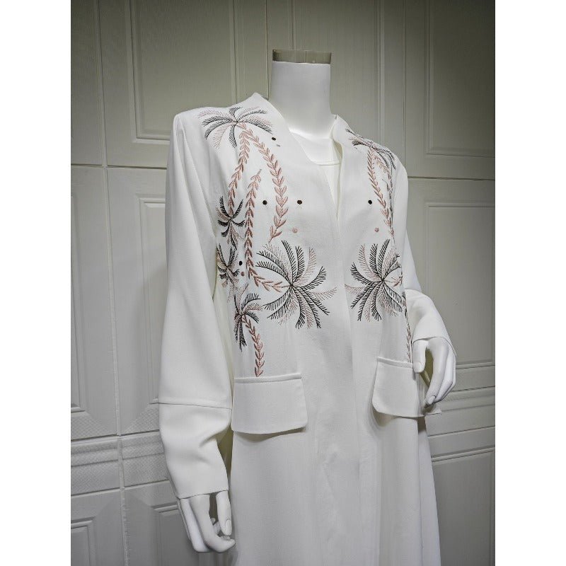Abaya en tissu soie glacée froissée brodée à col en V (MOA234)
