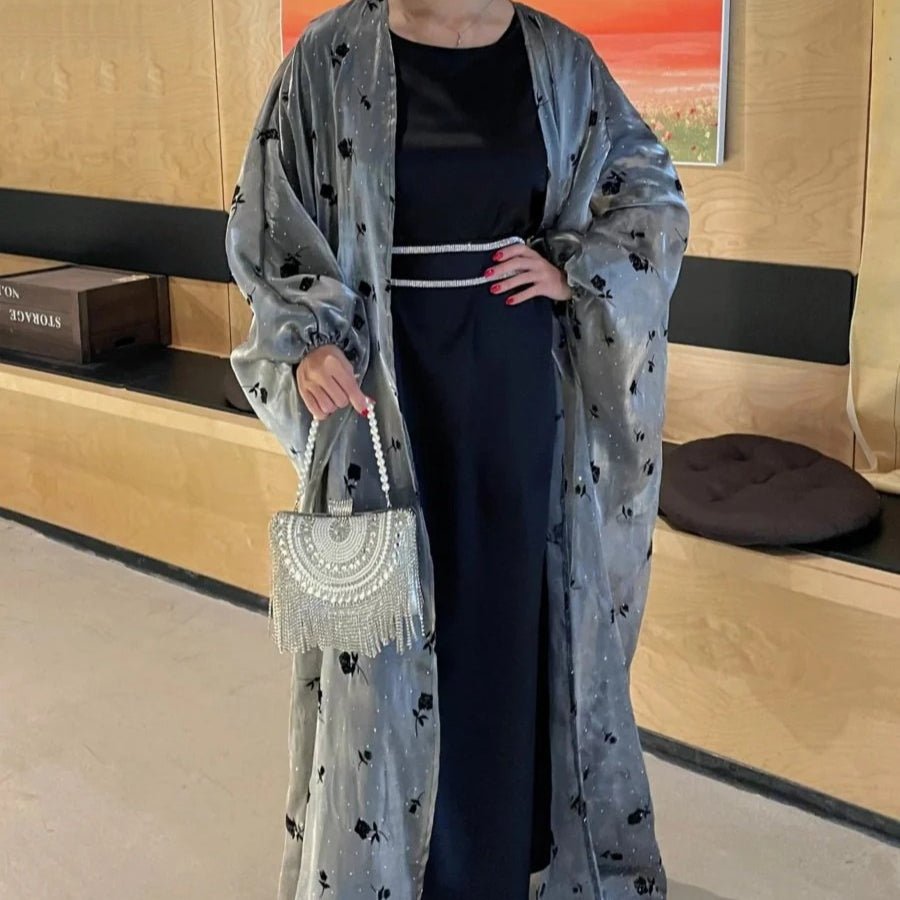 Abaya ouverte Organza Rose brodée de fleurs et papillons (MOA115)