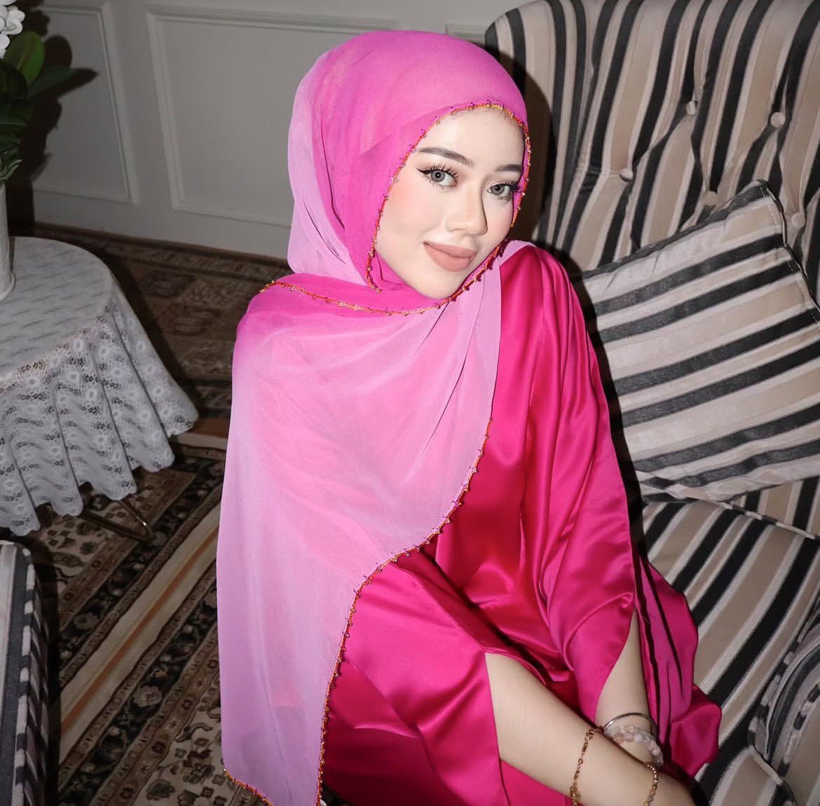 Hijab en Mousseline Perlée Chaîne Dégradé de Couleurs (MH137)