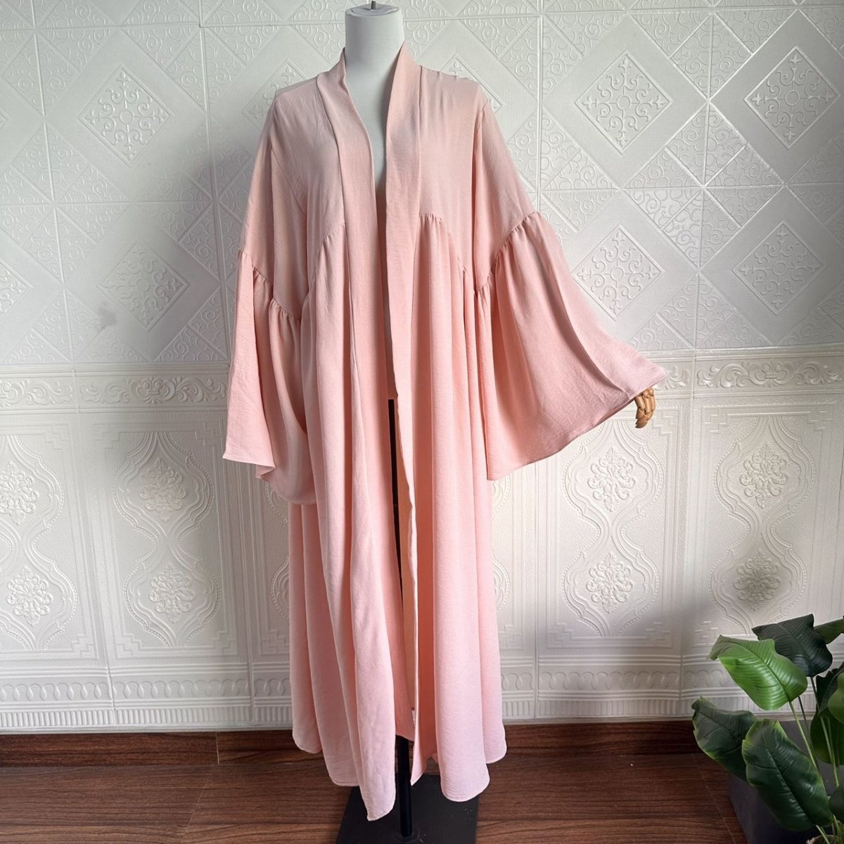 Abaya Ouverte à Manches Cloche et Volants (MOA298)