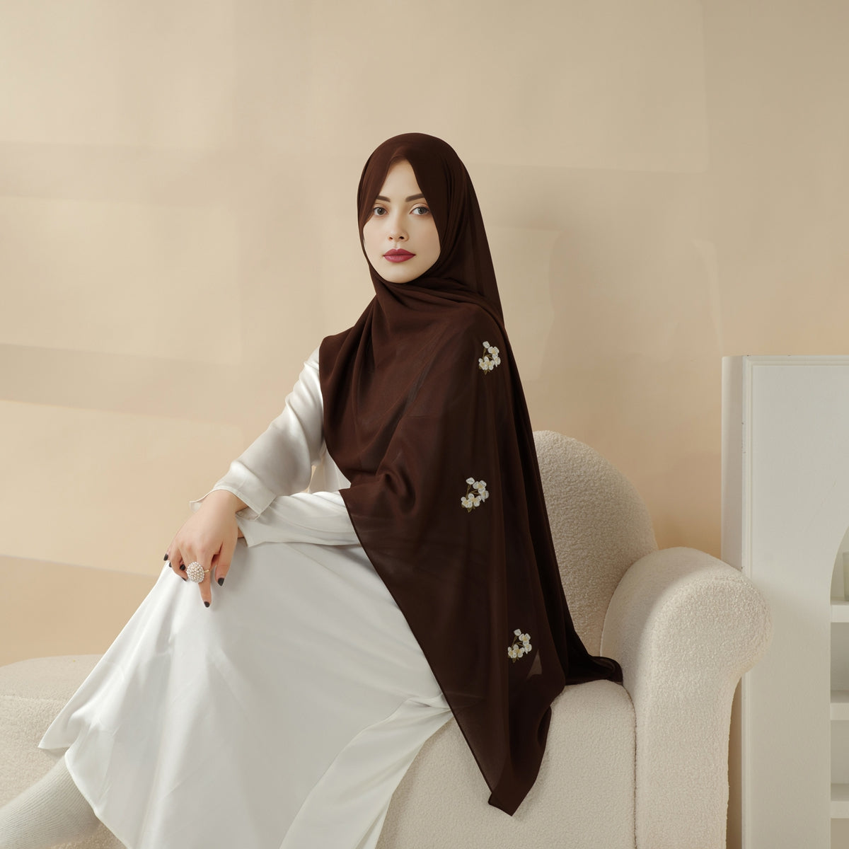 Foulard Hijab en Chiffon Uni Brodé, Hijab Brodé Extra-Fin (MH077)
