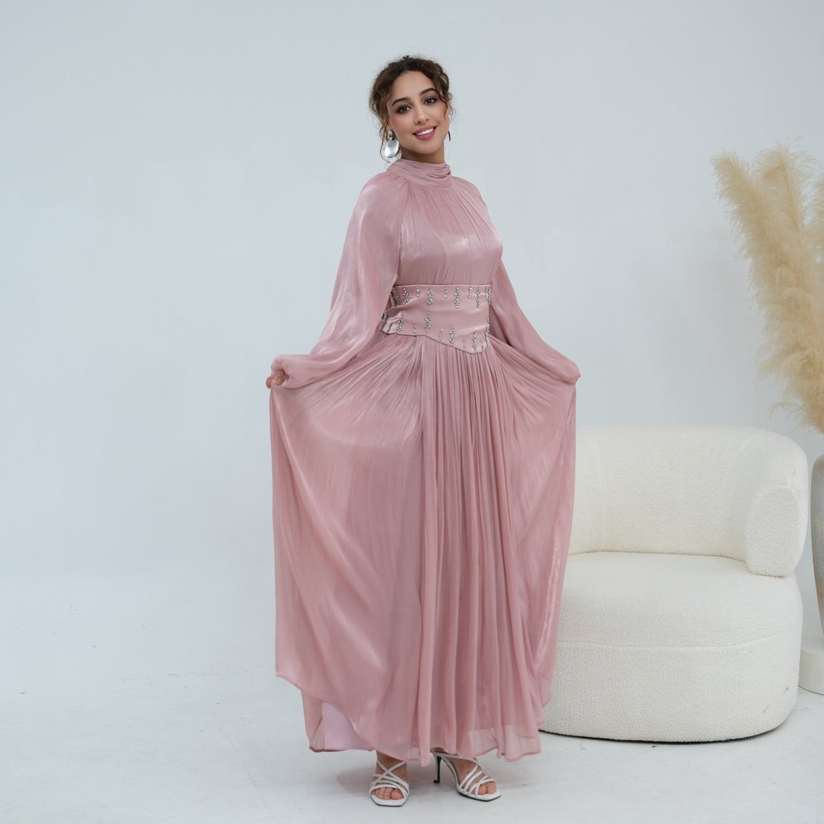 Robe maxi à manches bouffantes et large ceinture ornée de cristaux (MS477)