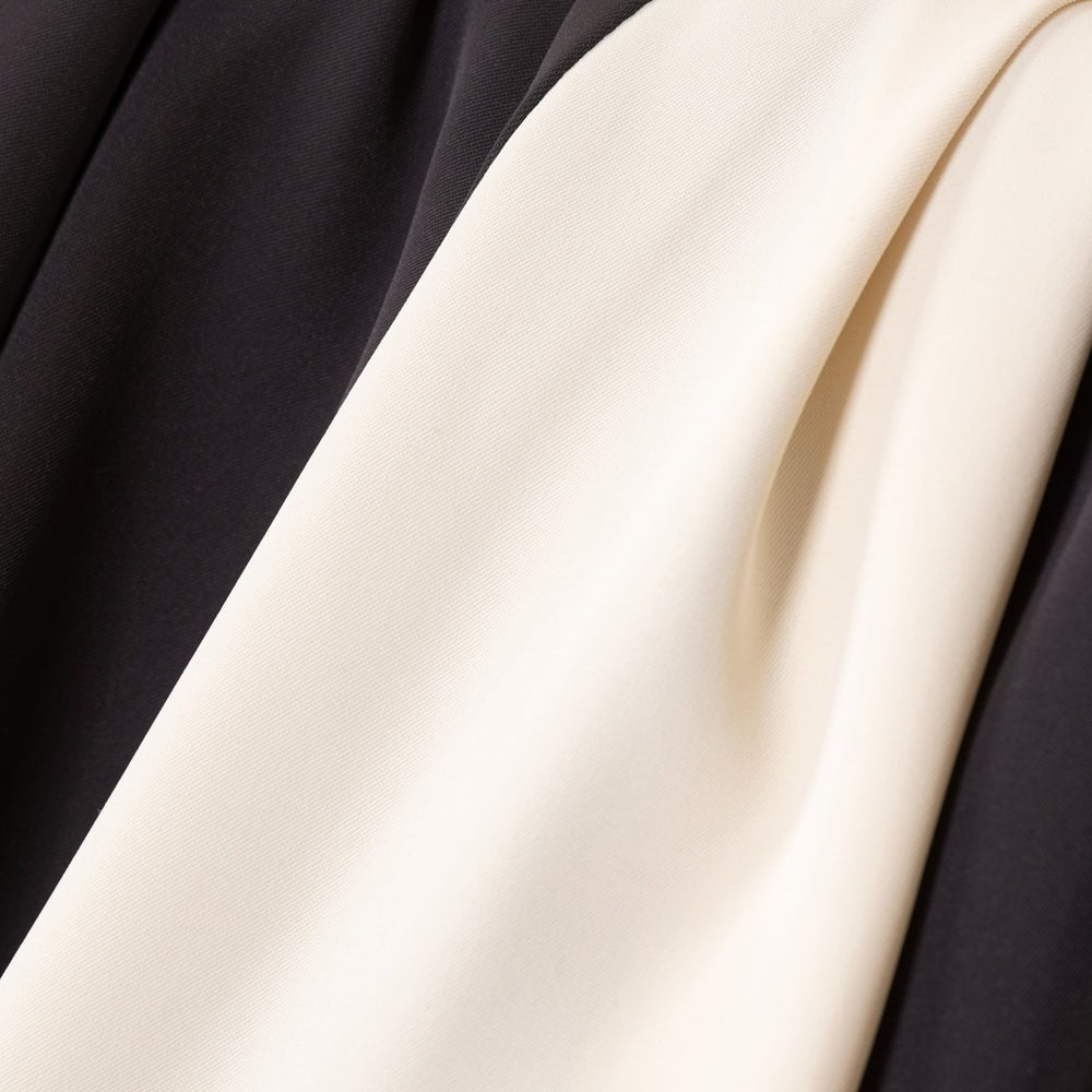 Abaya à Panneaux Contrastants avec Détail Cordon et Manches Ballon (MA421)