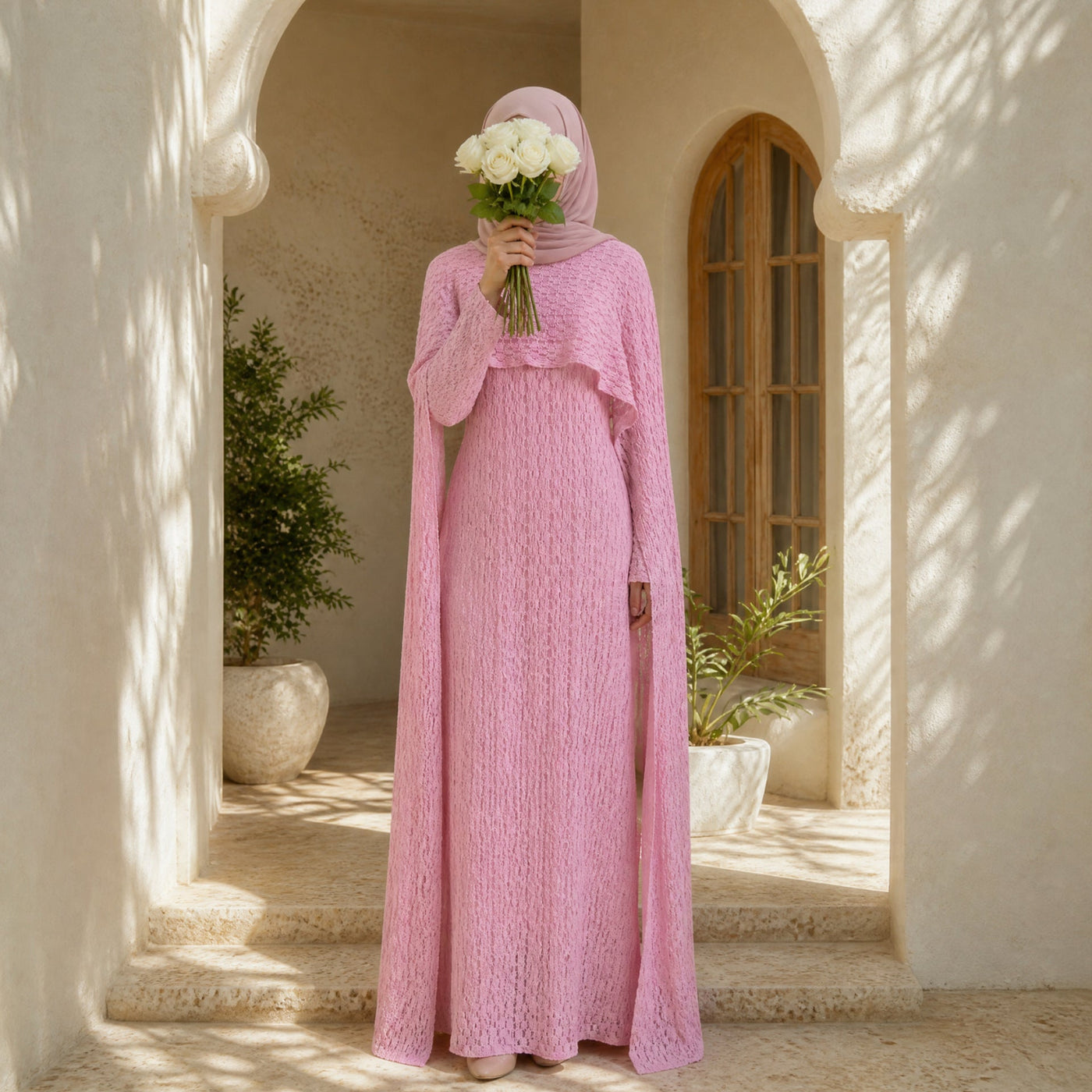 Robe Maxi Doublée à Manches Cape et Dentelle Florale Texturée (MS519)