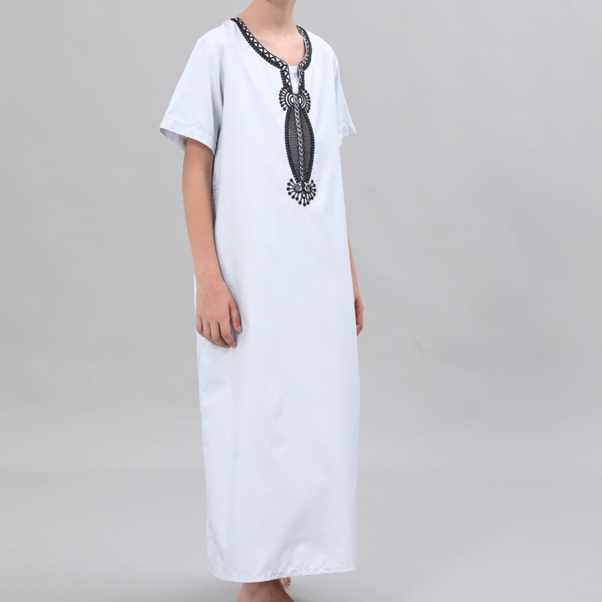 Qamis brodé pour garçon avec col orné (MKB036)