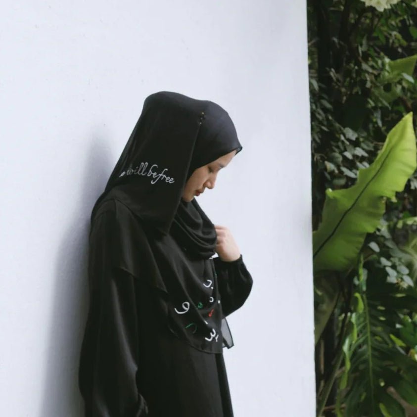 Hijab en Mousseline Free Palestine – Foulard Symbolique avec Motif de Lettre Arabe (MH107)