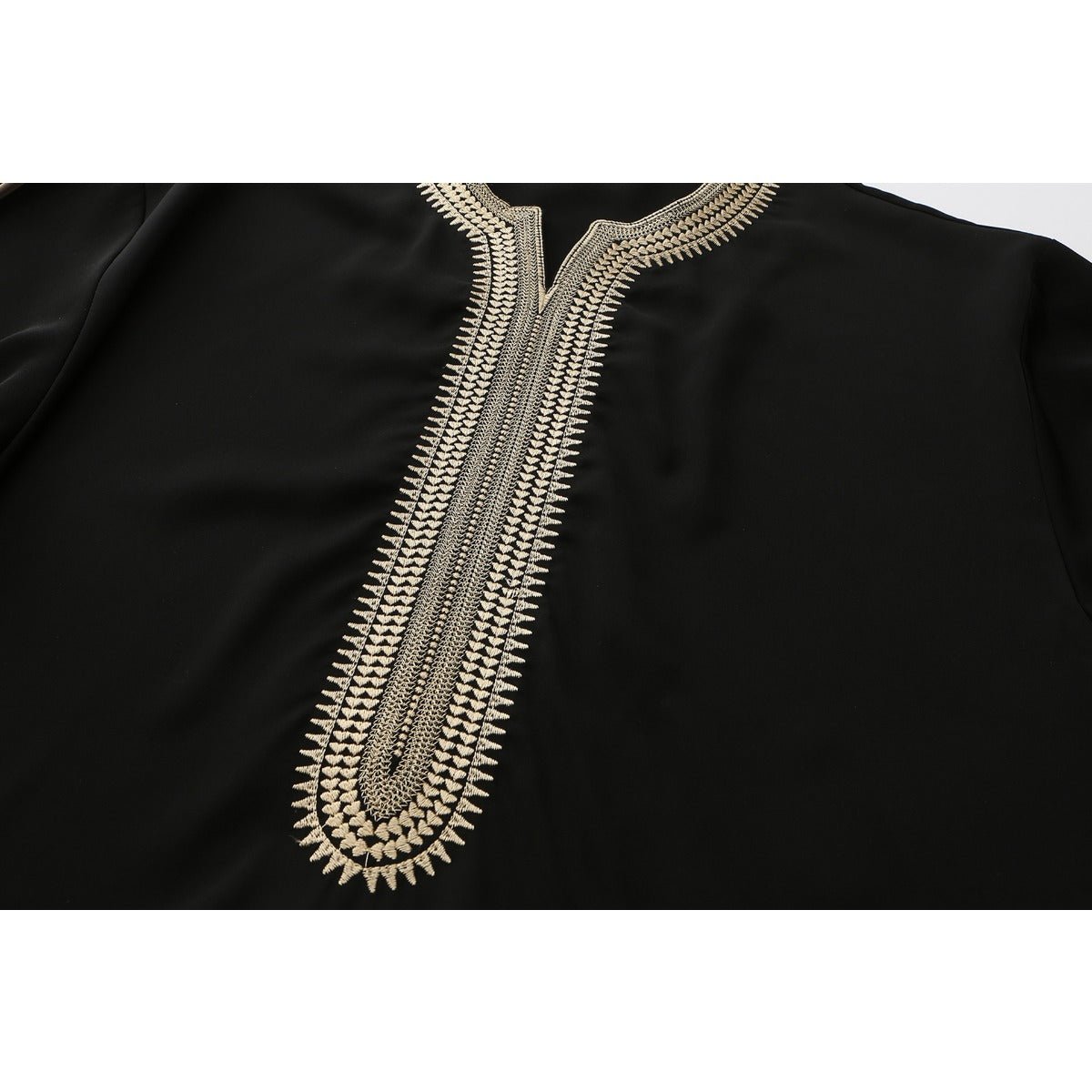 Robe Musulmane Thobe à Col en V avec Broderie et Coutures Géométriques, Manches Courtes Mi-longues (MT030)