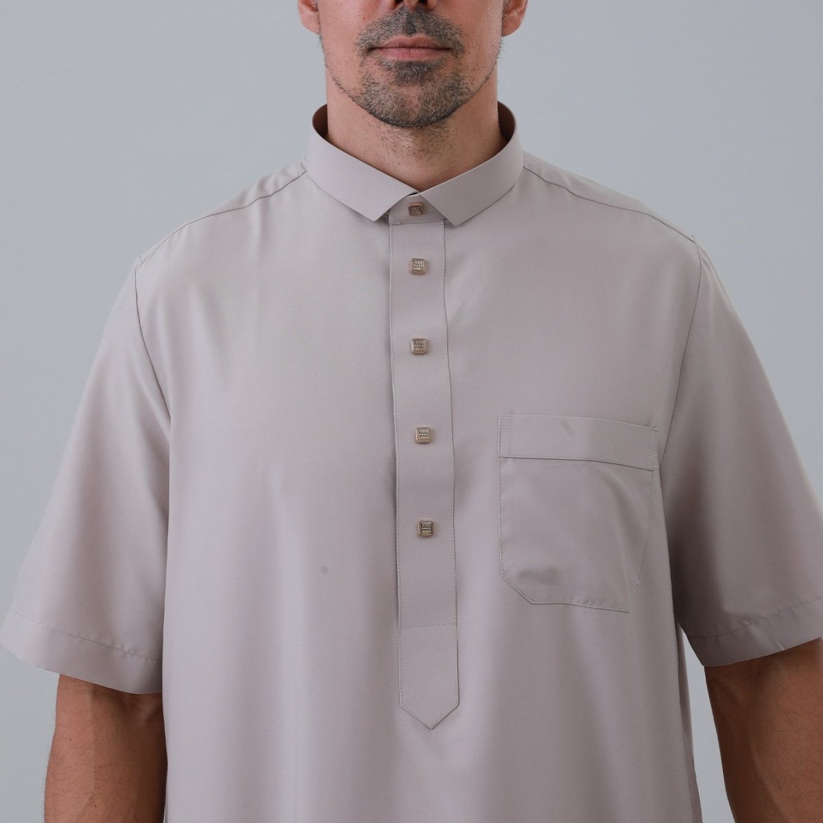Thobe uni pour homme avec patte de boutonnage (MT038)